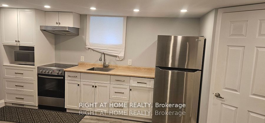 21 Thomson Street Bsmt, Barrie, ON L4N 1X4 photo 5