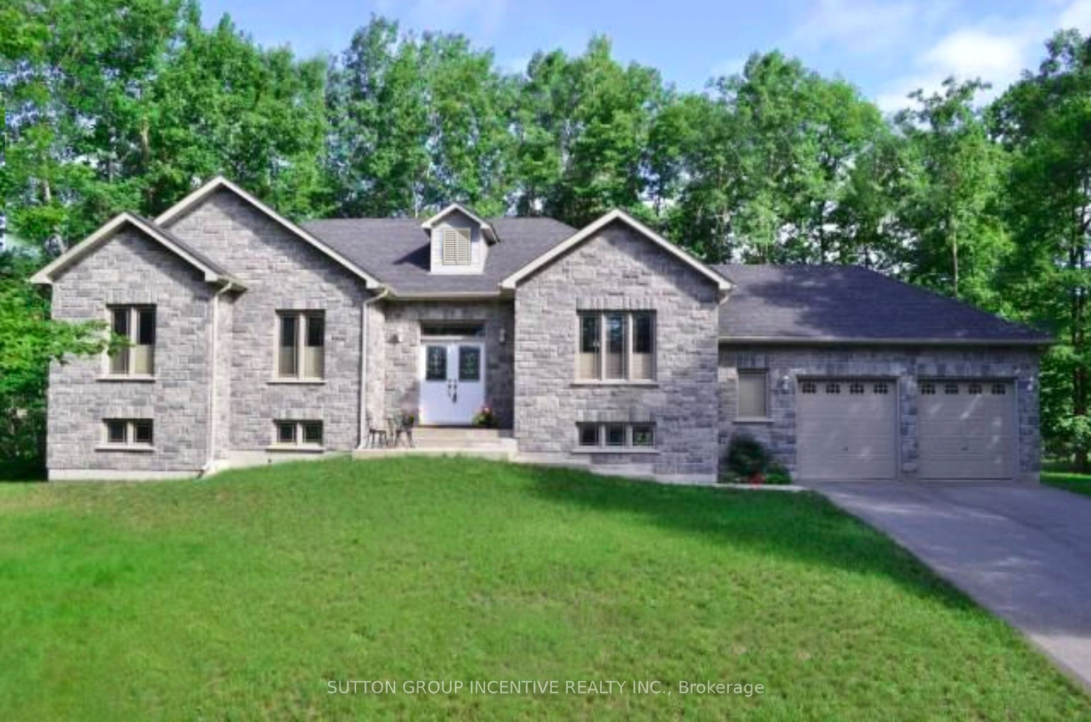 32 Albion Lane, Tiny, ON L9M 0J2