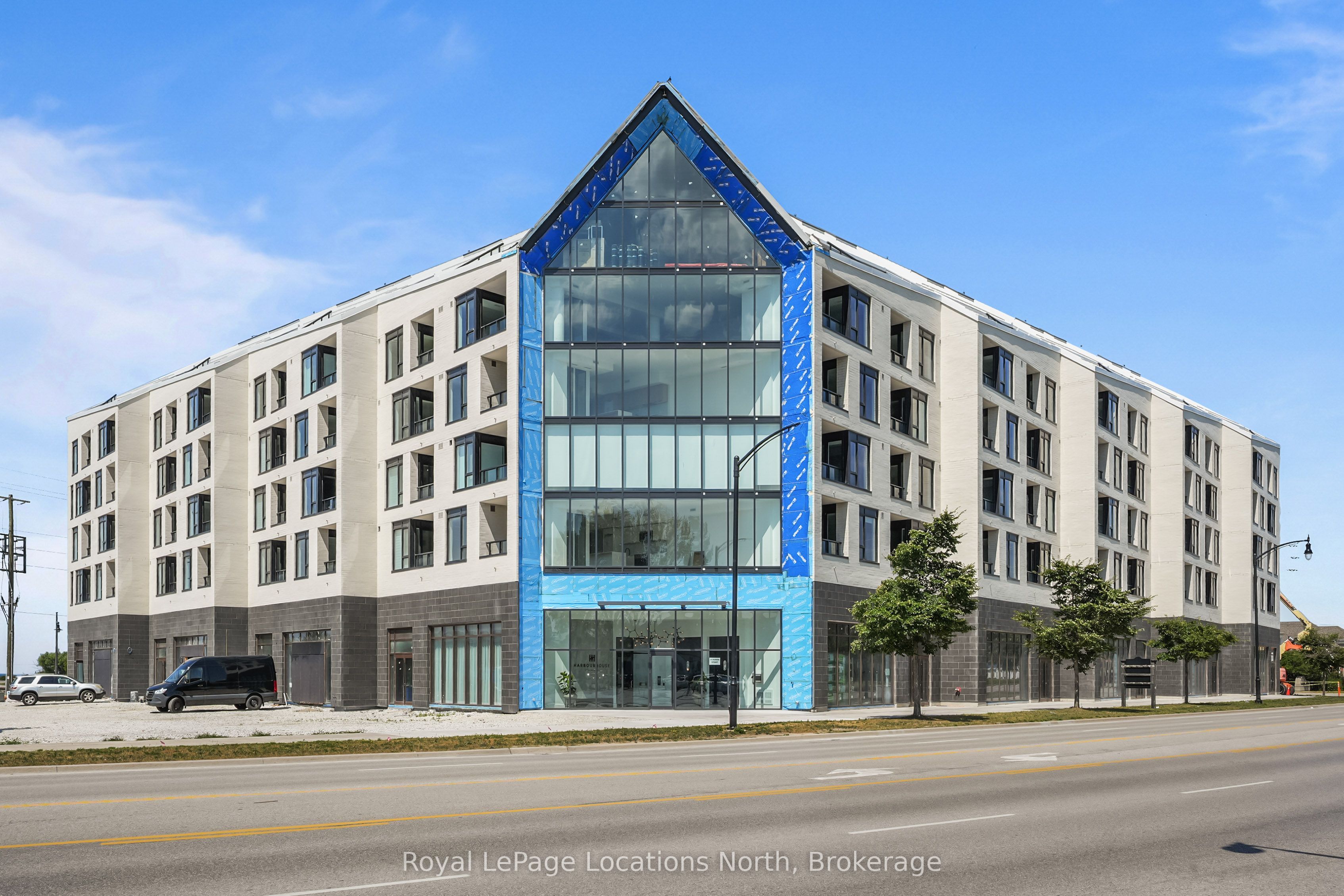 31 Huron, Unit 208 Street, Collingwood, ON L9Y 5T7