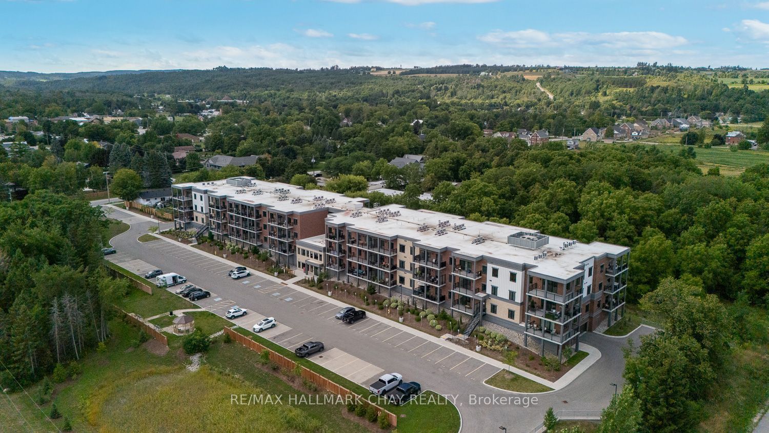 121 Mary Street 203, Clearview, ON L0M 1G0