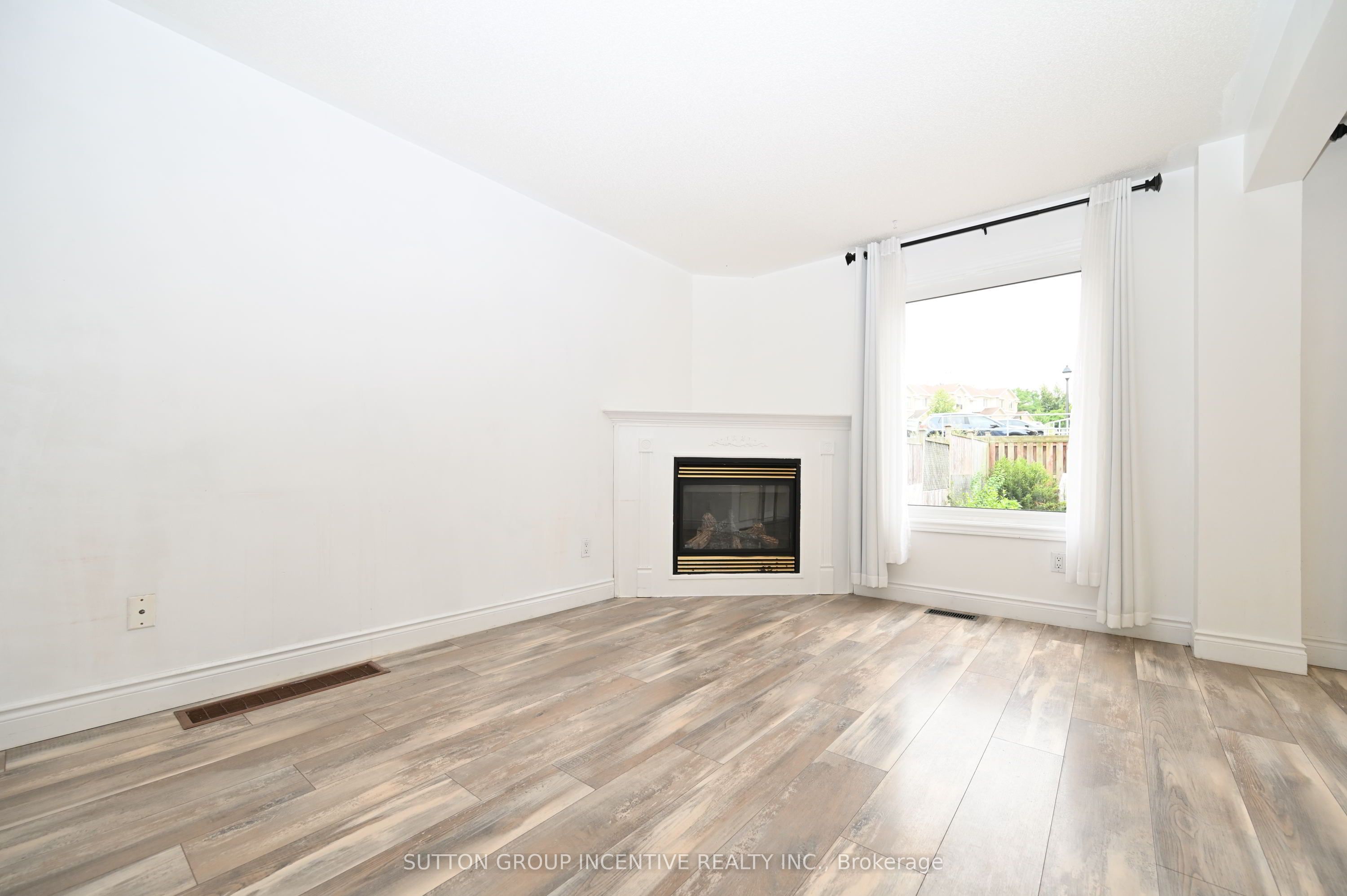 233 Stanley Street, Barrie, ON L4M 6X9 photo 4