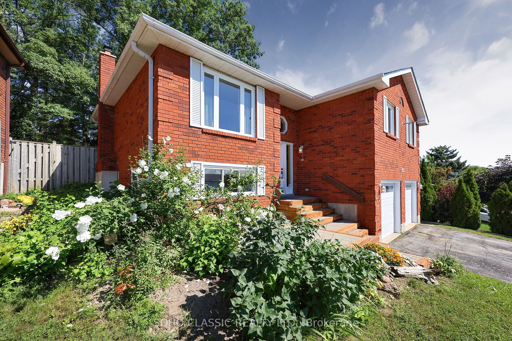 301 Leacock Drive, Barrie, ON L4N 6J8 photo 2