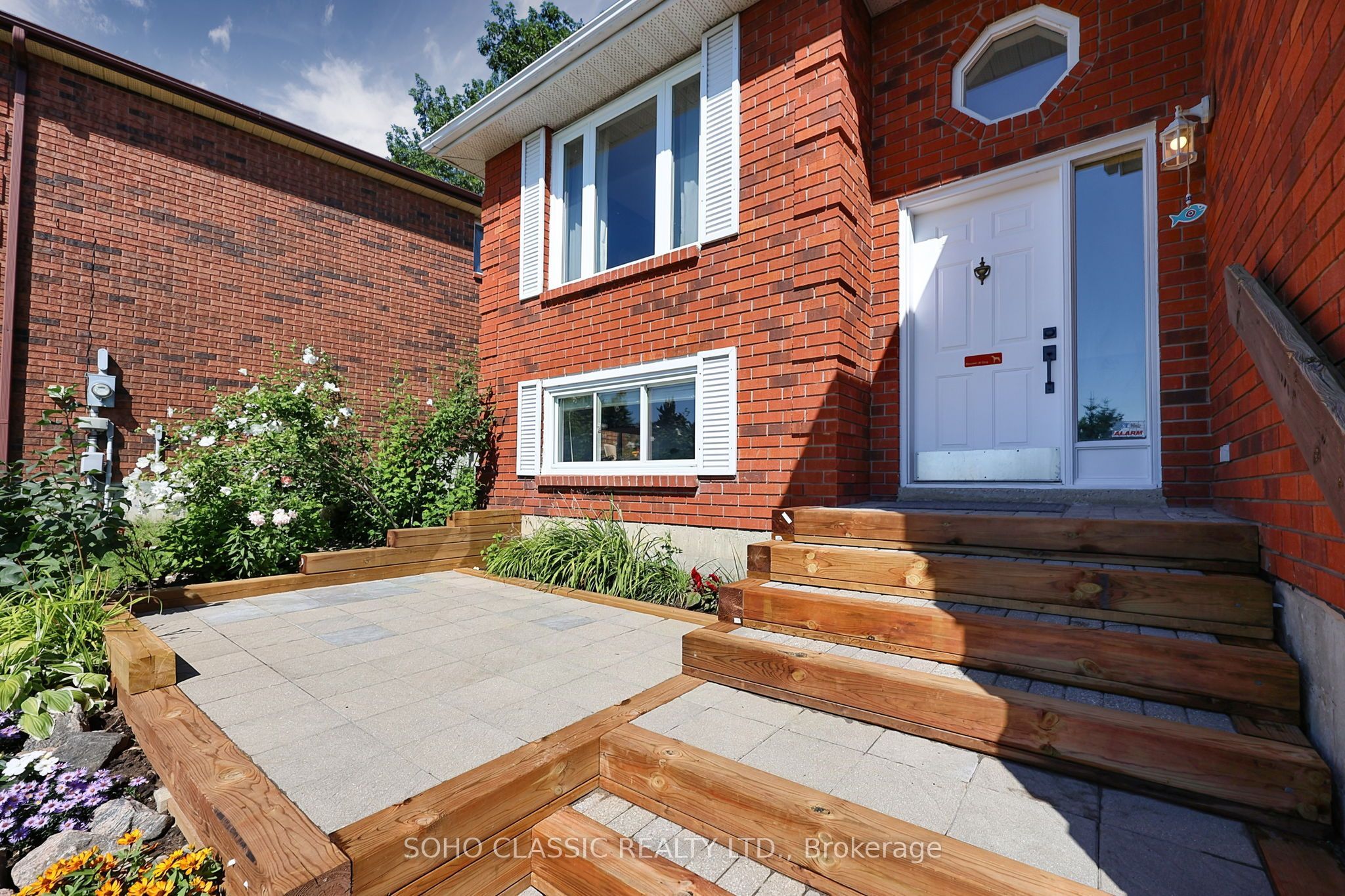 301 Leacock Drive, Barrie, ON L4N 6J8 photo 3