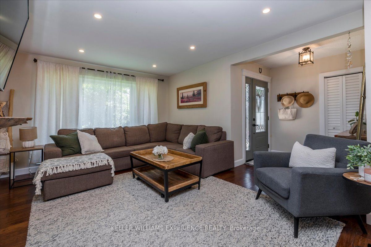 92 Johnson Street, Barrie, ON L4M 4R3 photo 4