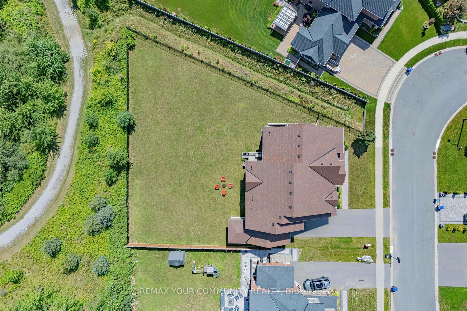 19 Redmond Crescent, Springwater, ON L9X 1Z8 photo 4