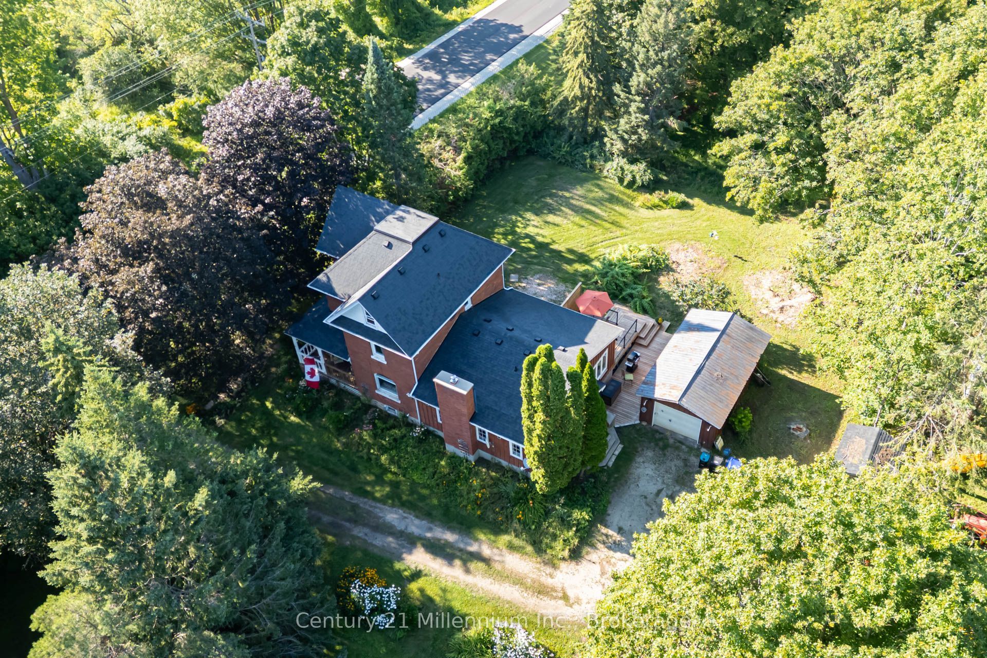 1851 6 Concession N, Clearview, ON L0M 1S0 photo 2