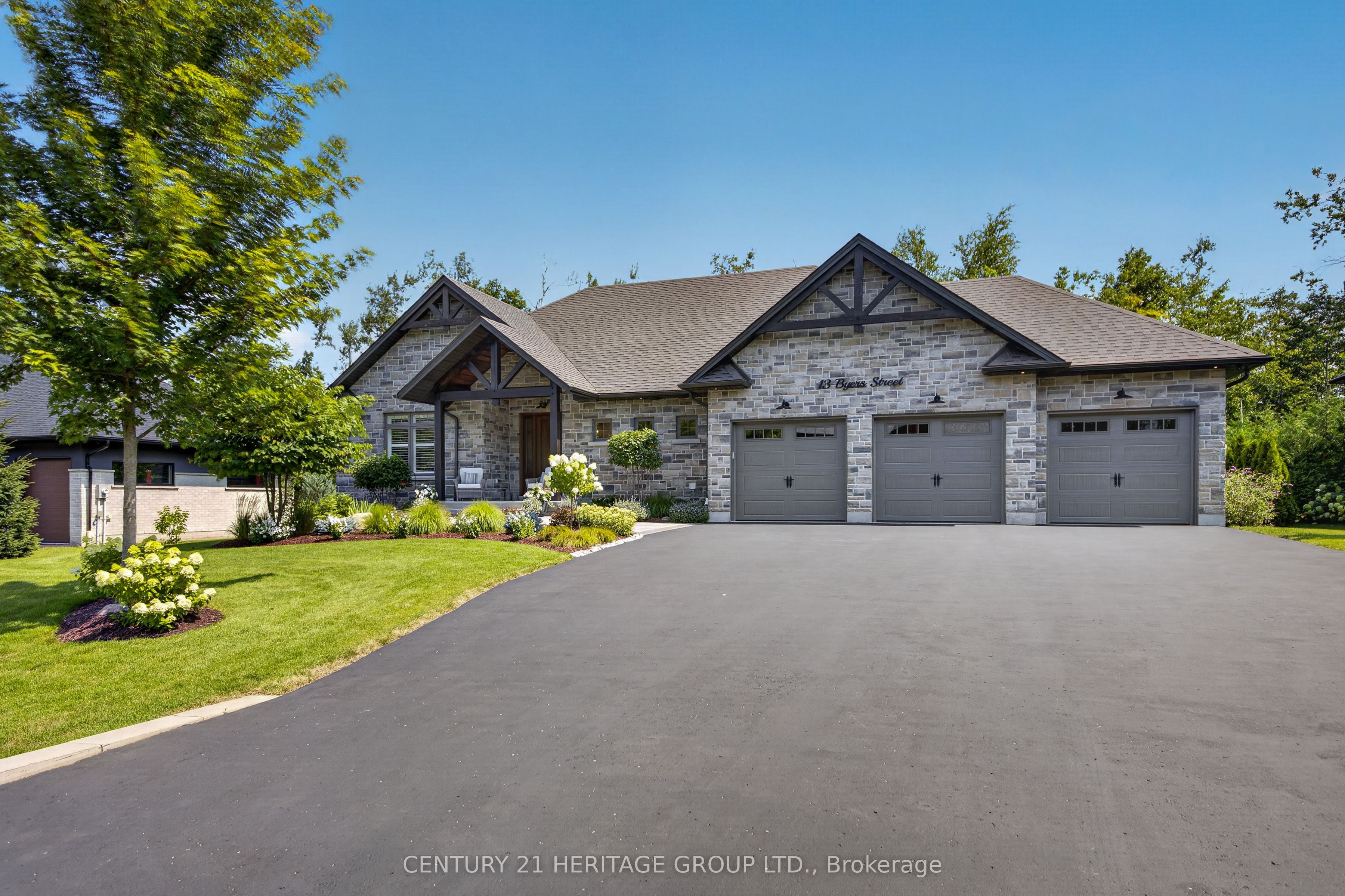 13 Byers Street, Springwater, ON L9X 2A3 photo 2