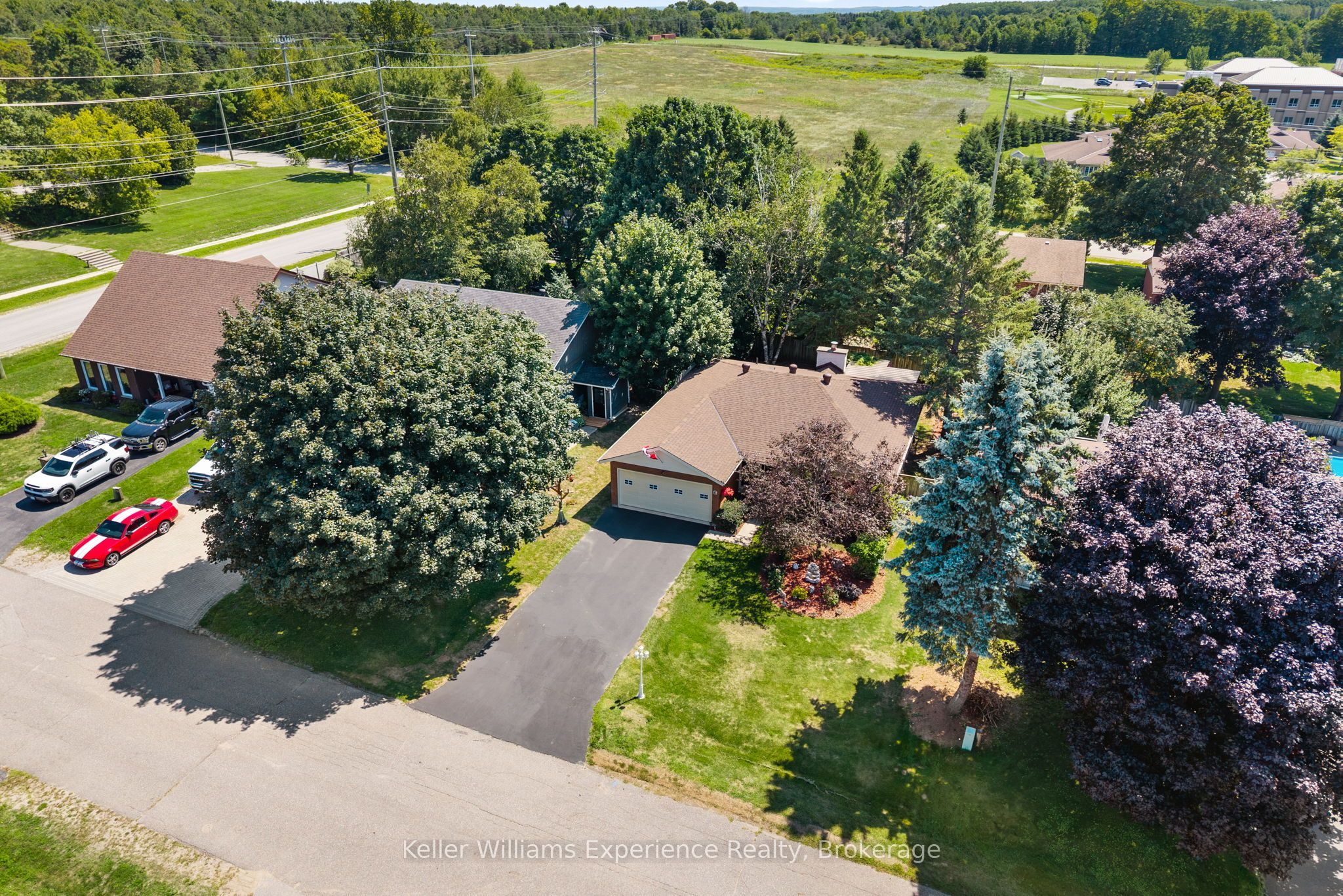 6 Bonaventure Place, Penetanguishene, ON L9M 1J3 photo 2
