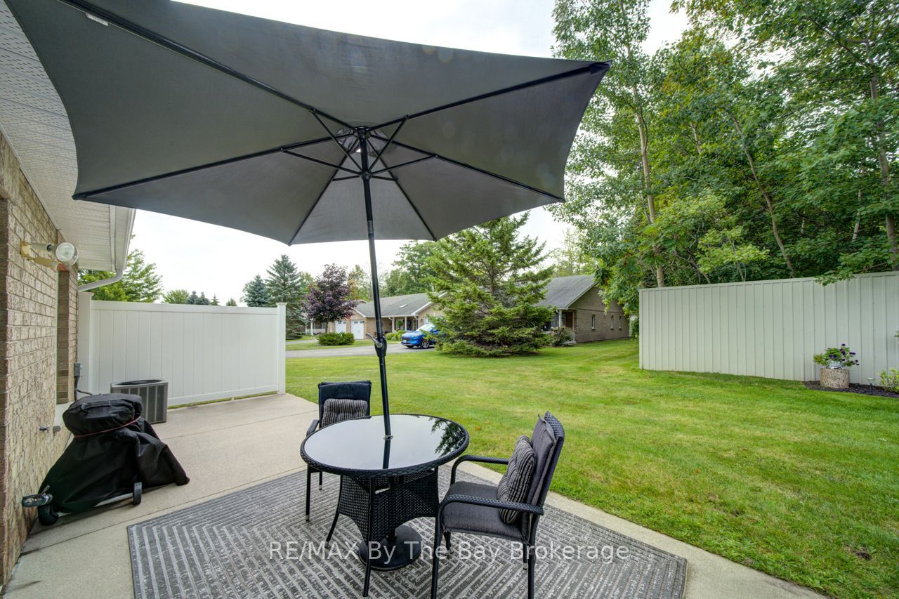 15 Meadow Lane, Wasaga Beach, ON L9Z 2P2 photo 4