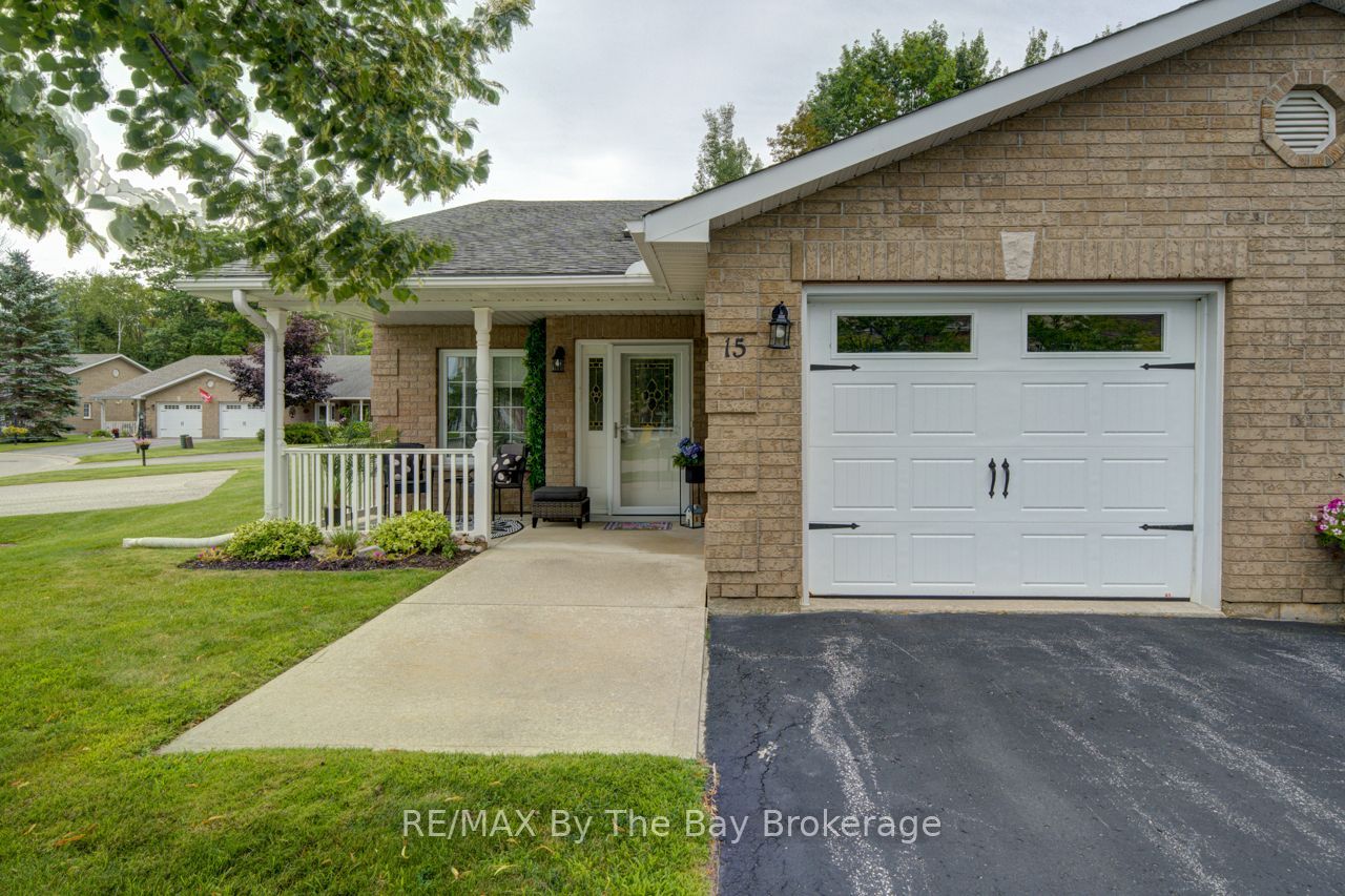 15 Meadow Lane, Wasaga Beach, ON L9Z 2P2 photo 5
