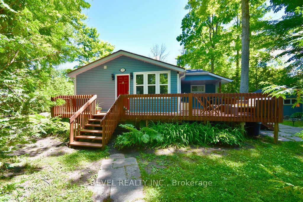 39 Domar Road, Tiny, ON L0L 2J0