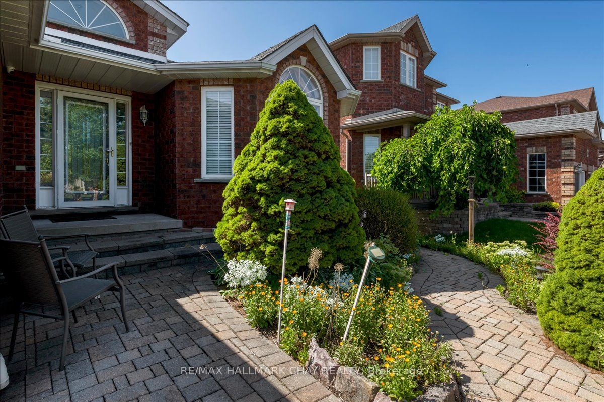 245 Pringle Drive, Barrie, ON L4N 0P4 photo 2