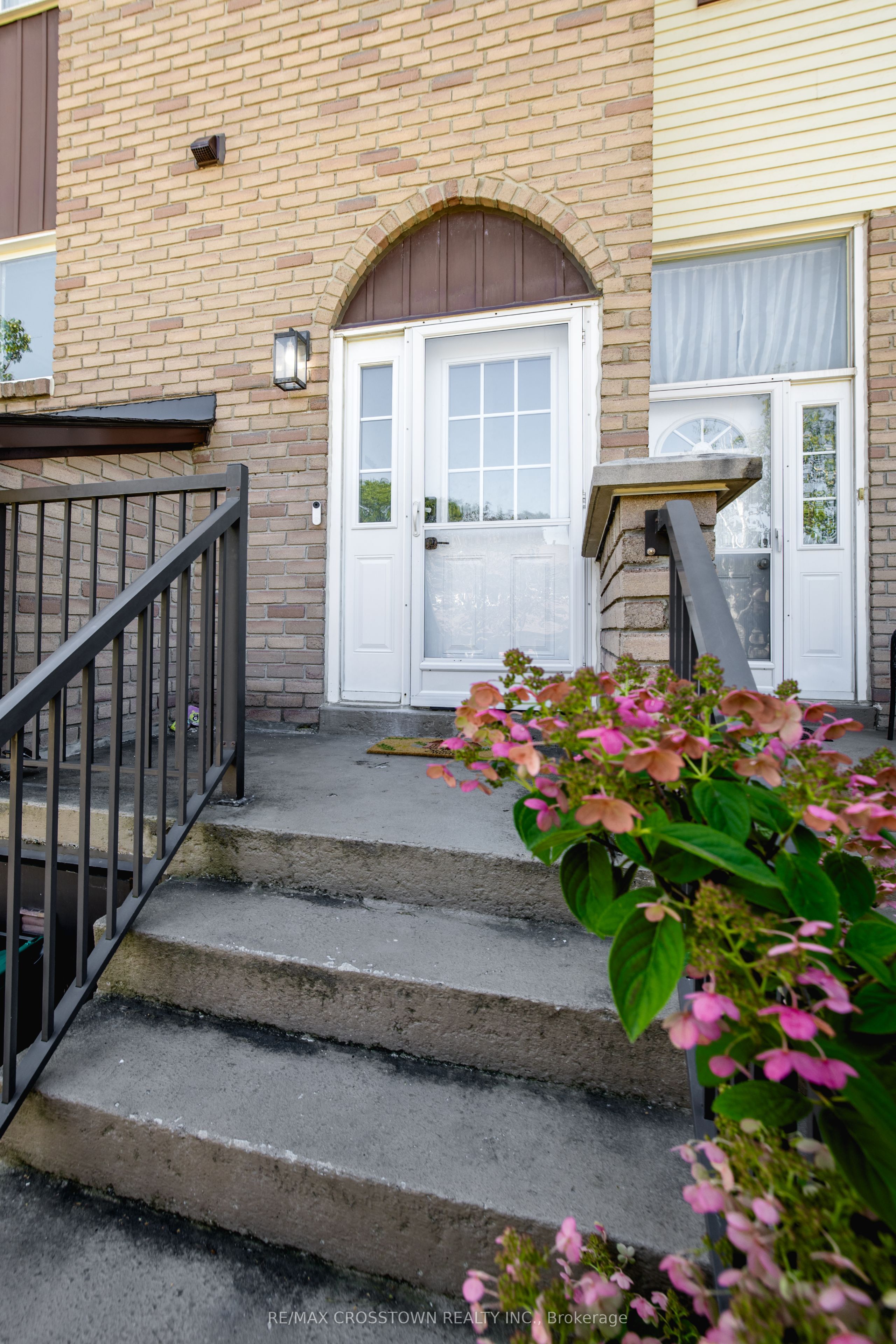 52 Adelaide Street 32, Barrie, ON L4N 3T5 photo 3