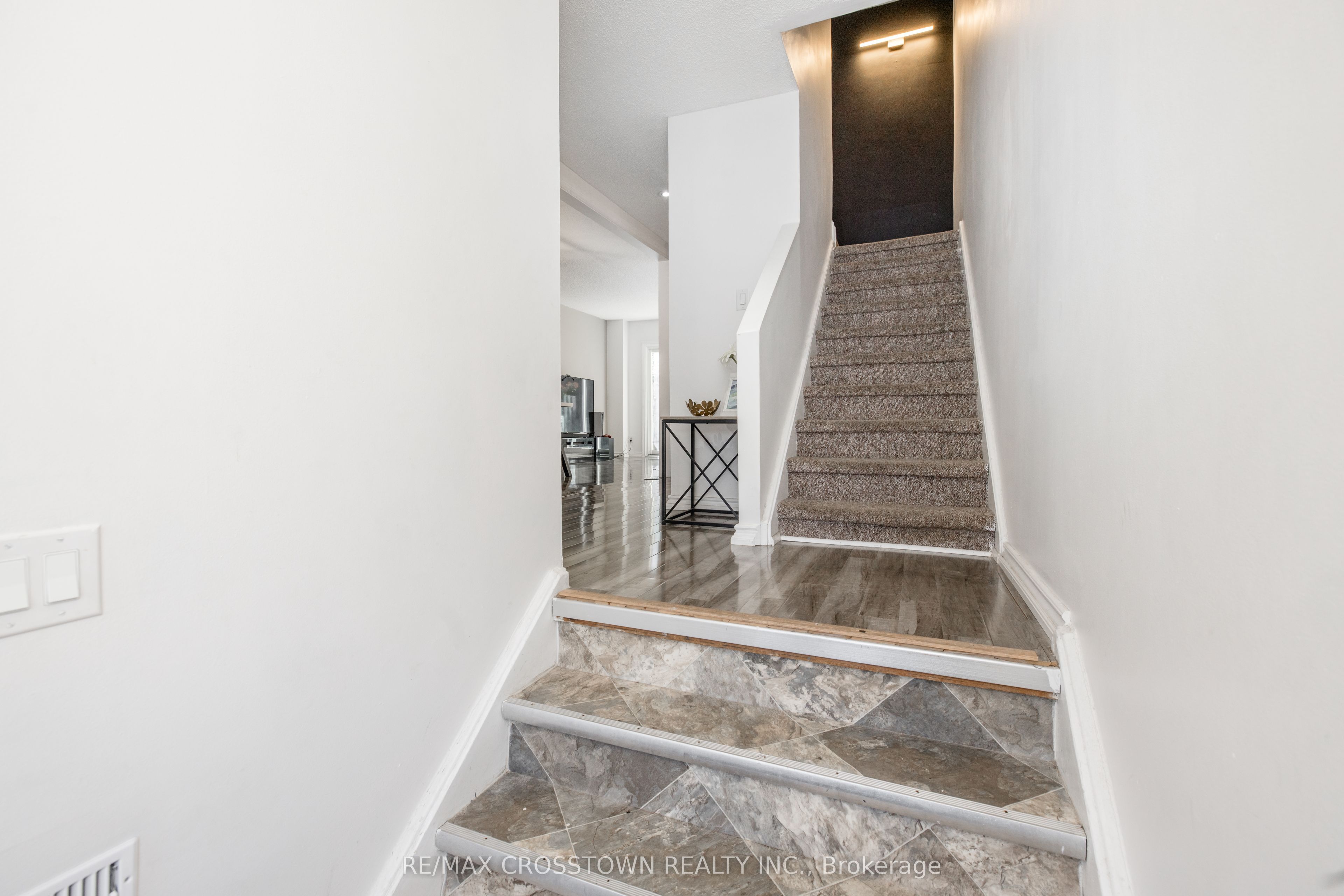 52 Adelaide Street 32, Barrie, ON L4N 3T5 photo 5