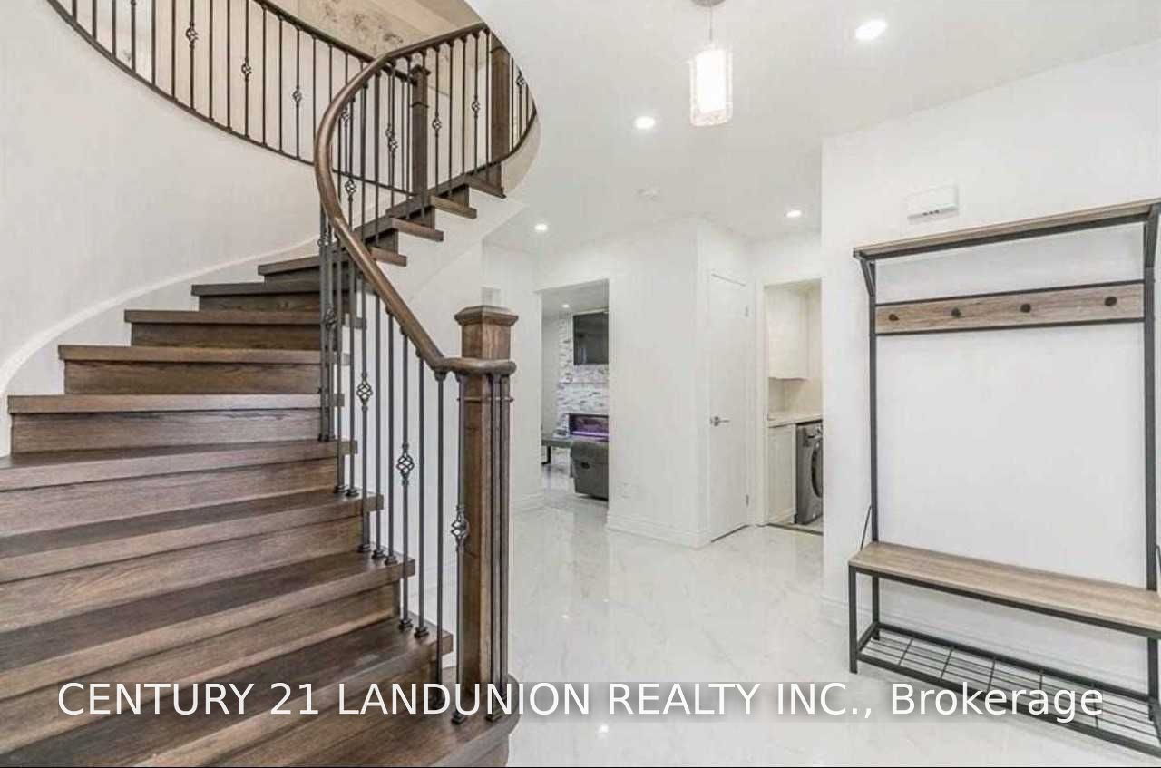 136 Livingstone Street W, Barrie, ON L4N 7J4 photo 2