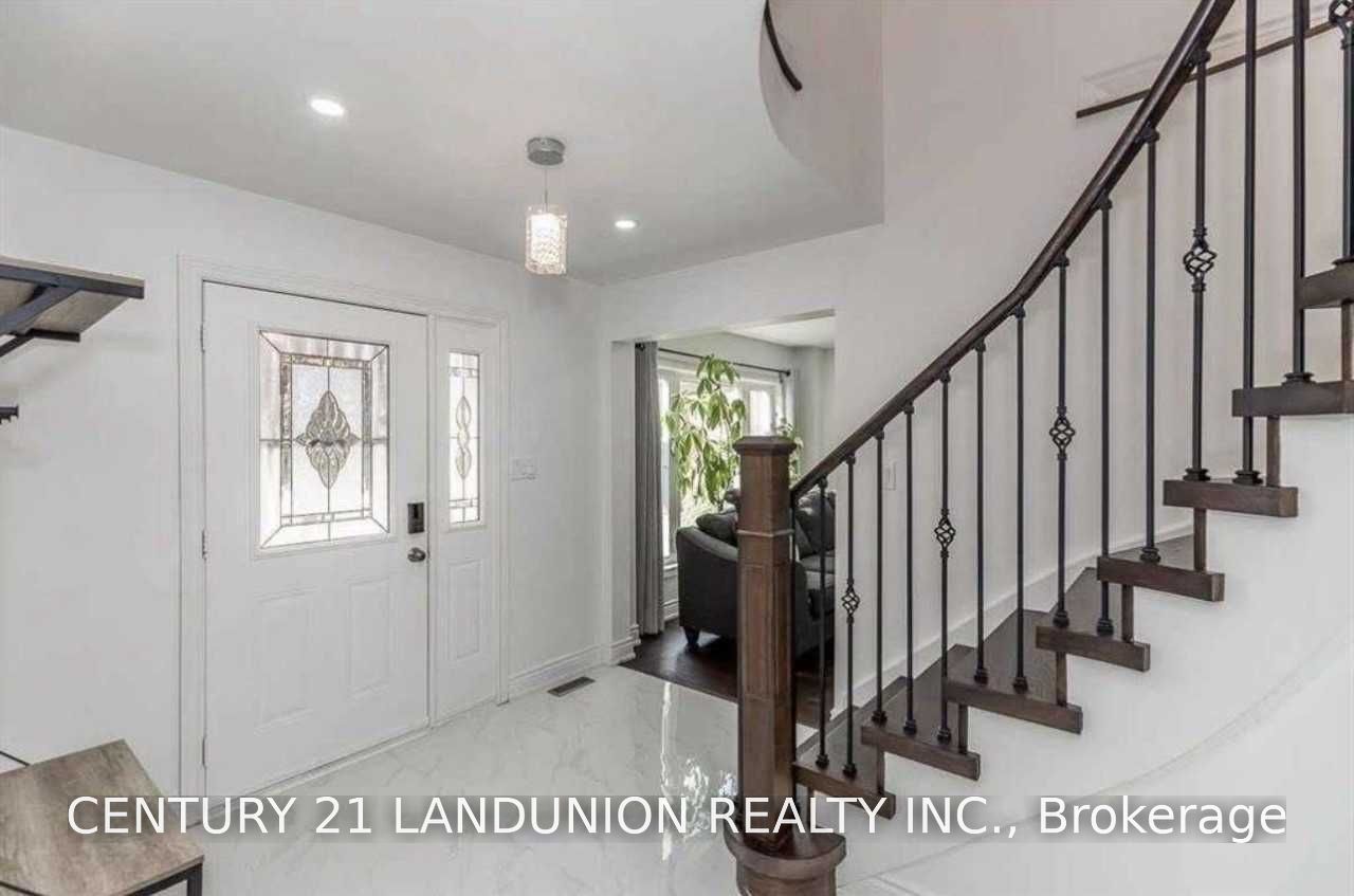 136 Livingstone Street W, Barrie, ON L4N 7J4 photo 3