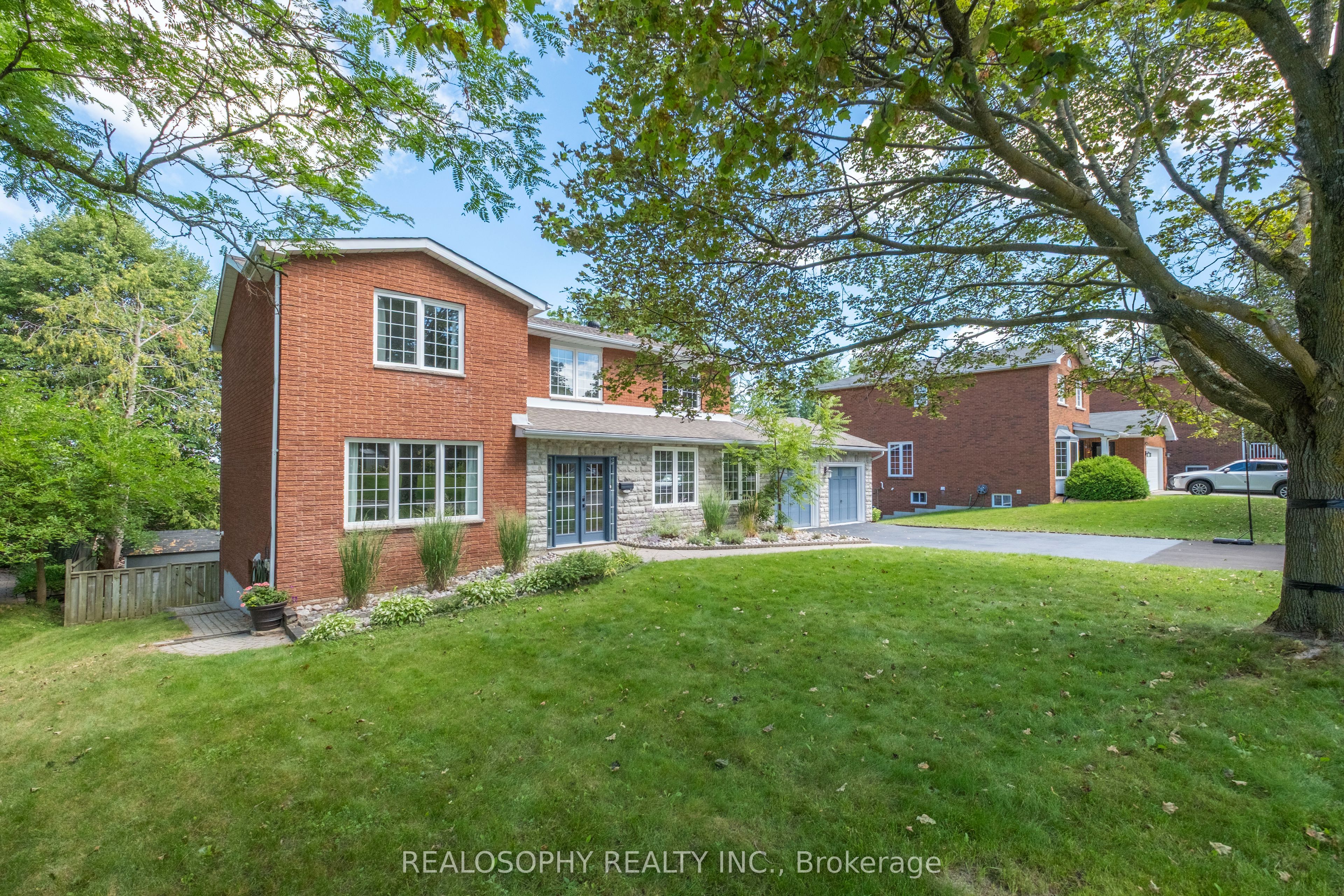 22 Murray Street, Barrie, ON L4N 2X2 photo 2
