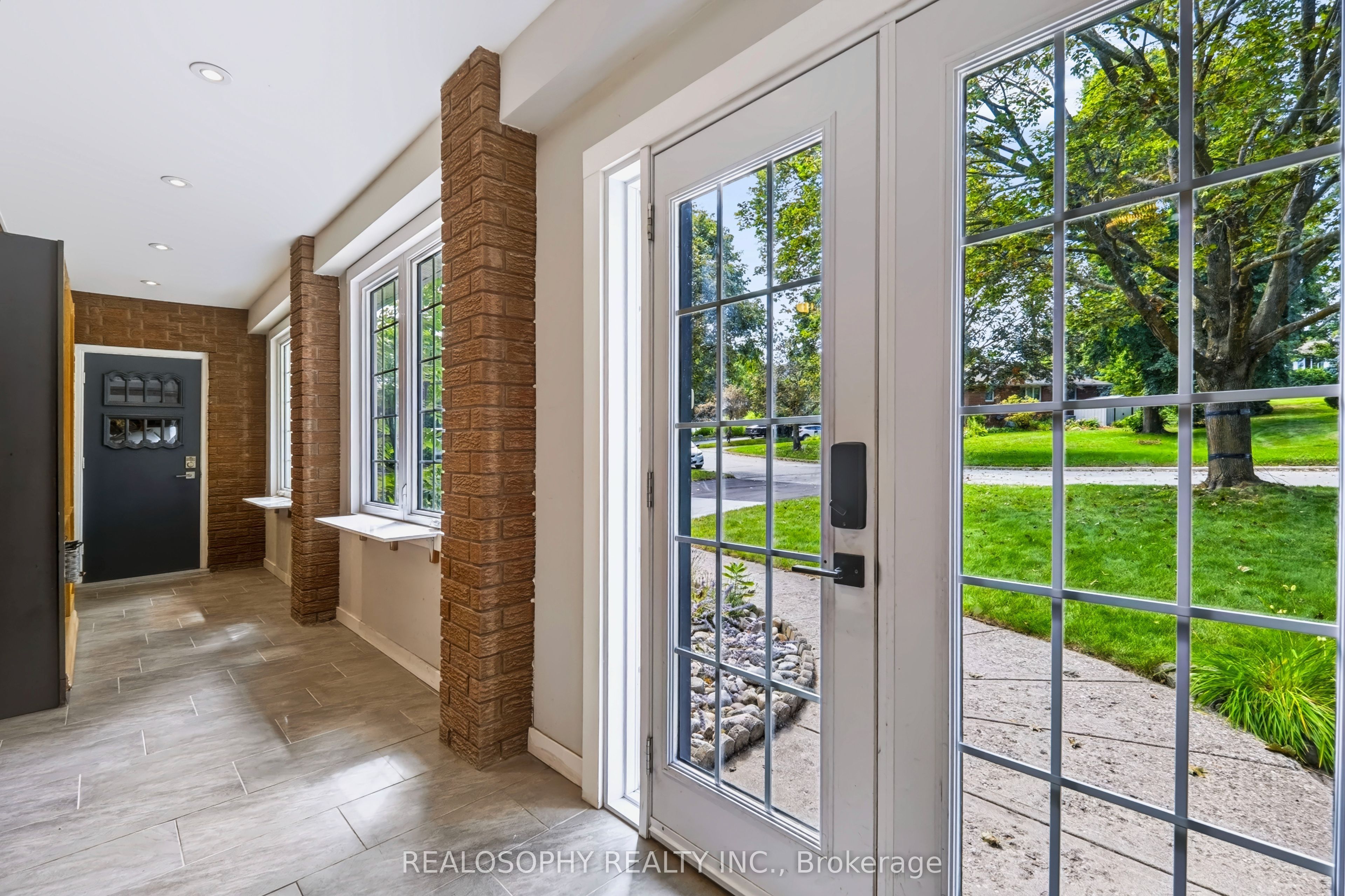22 Murray Street, Barrie, ON L4N 2X2 photo 4