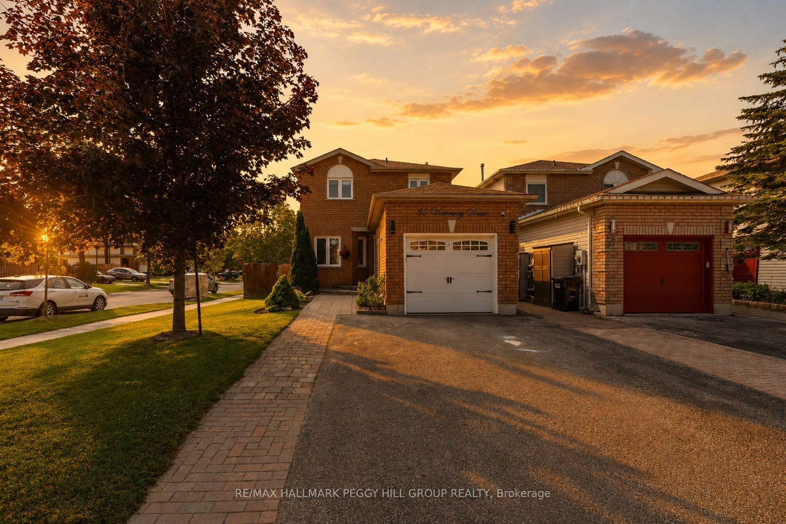 35 Victorway Drive, Barrie, ON L4N 9L3
