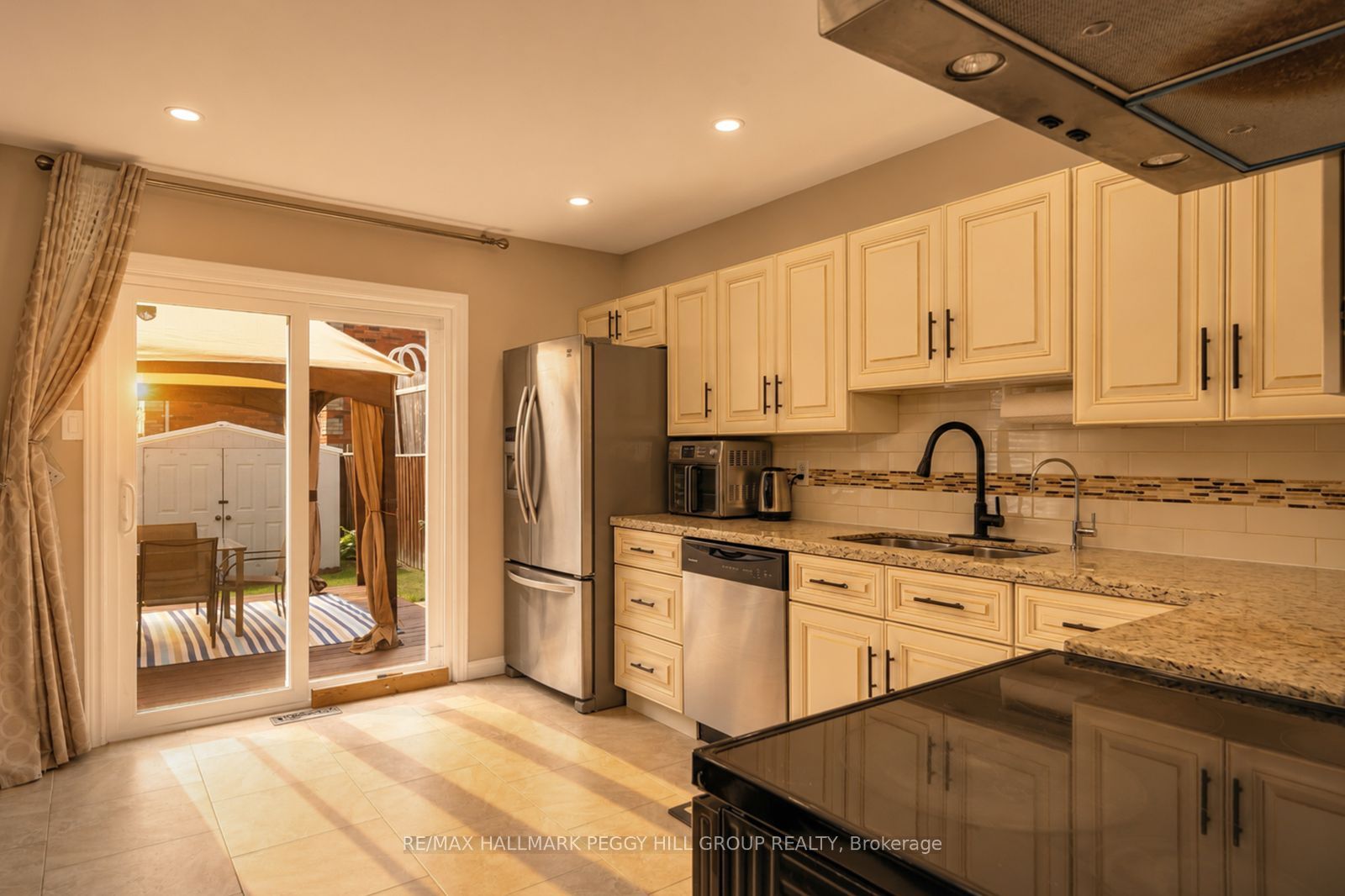 35 Victorway Drive, Barrie, ON L4N 9L3 photo 3