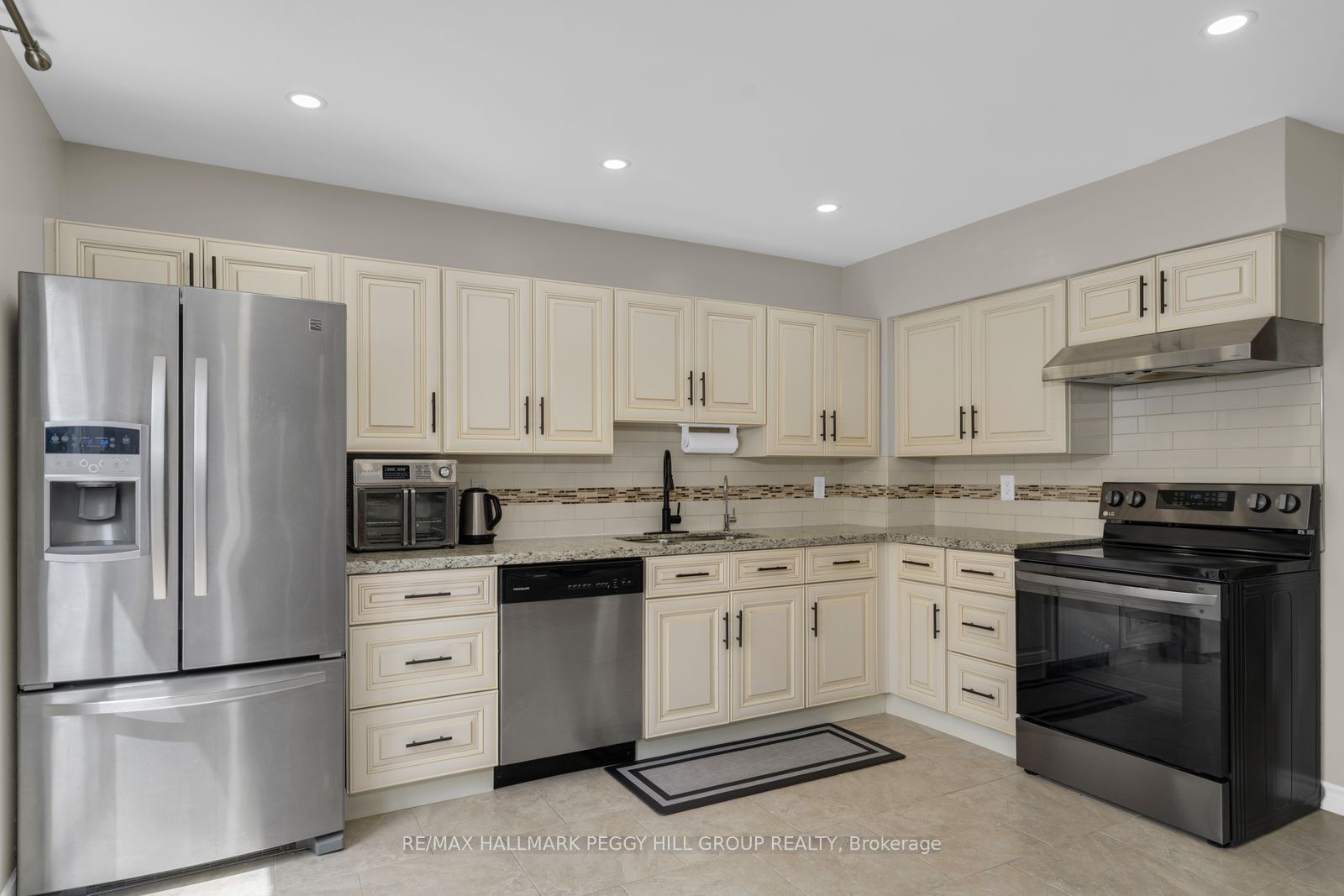 35 Victorway Drive, Barrie, ON L4N 9L3 photo 4