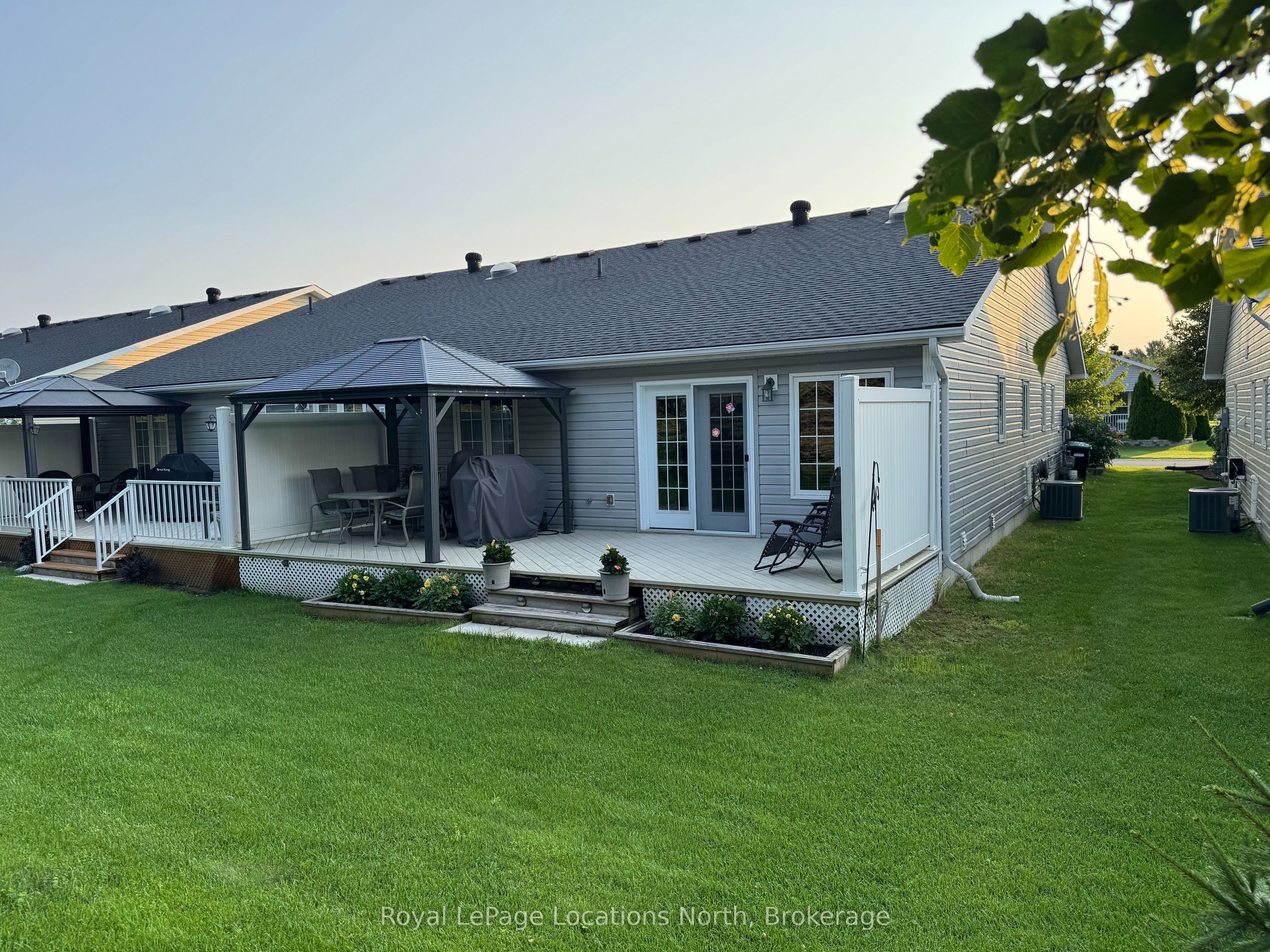 54 New York Avenue, Wasaga Beach, ON L9Z 3A8 photo 3