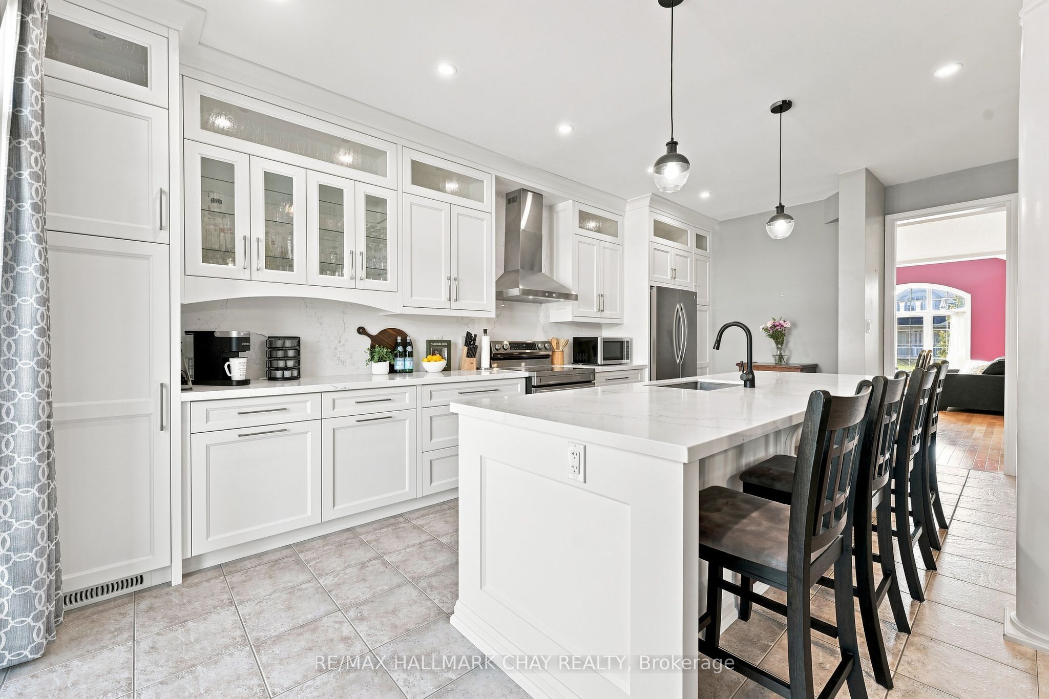 167 The Queensway, Barrie, ON L4M 0B5 photo 2