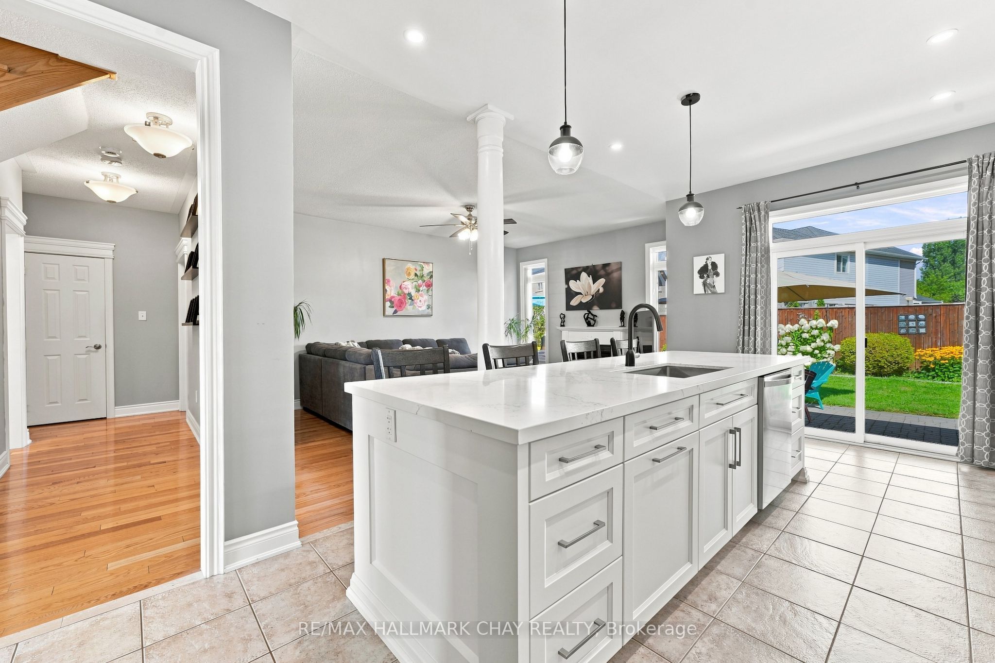 167 The Queensway, Barrie, ON L4M 0B5 photo 3