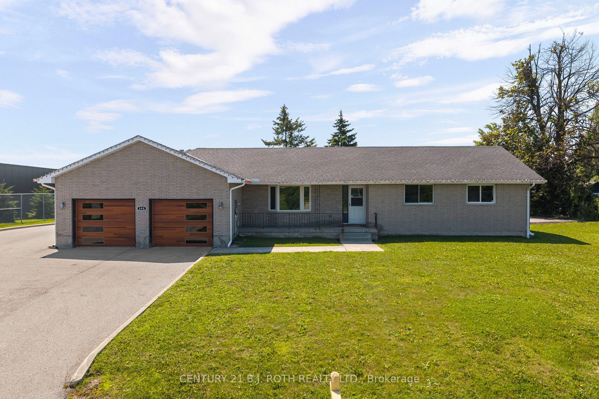 355 Mapleview Drive W, Barrie, ON L4N 9L5 photo 2