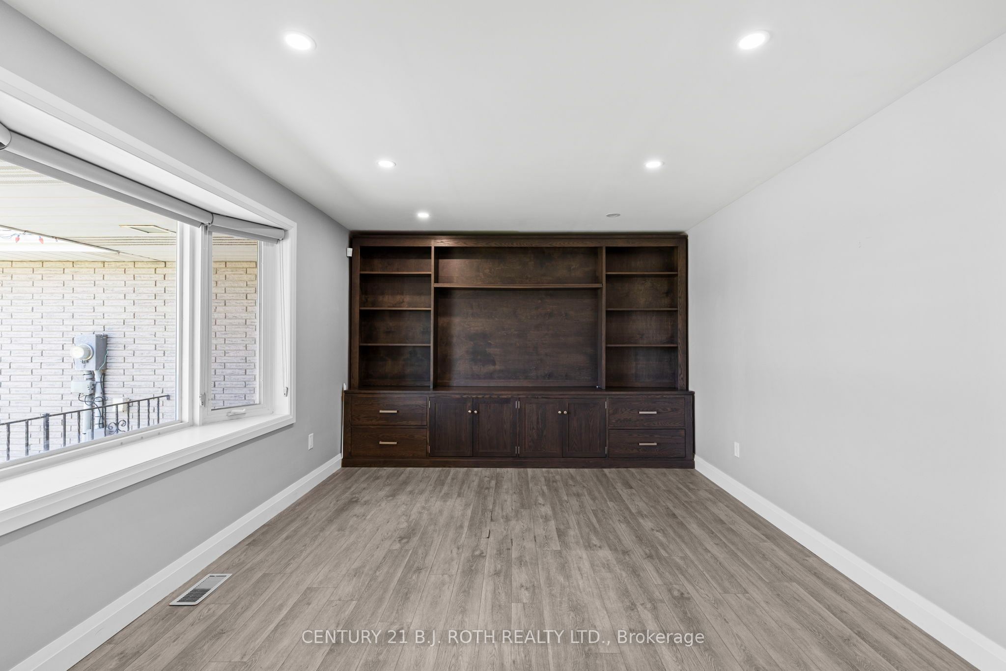 355 Mapleview Drive W, Barrie, ON L4N 9L5 photo 5