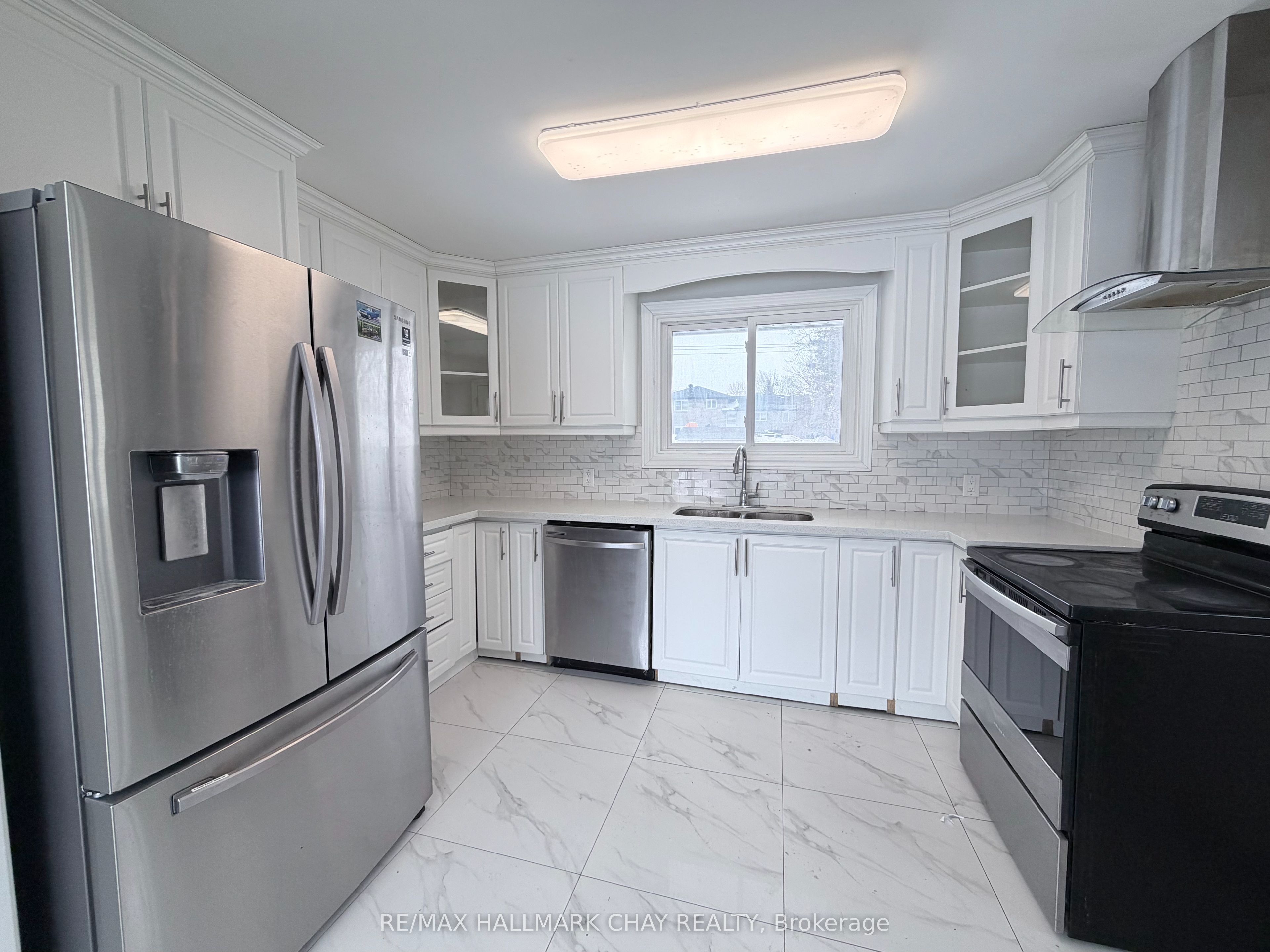 152 Rose Street Main, Barrie, ON L4M 2T7 photo 4