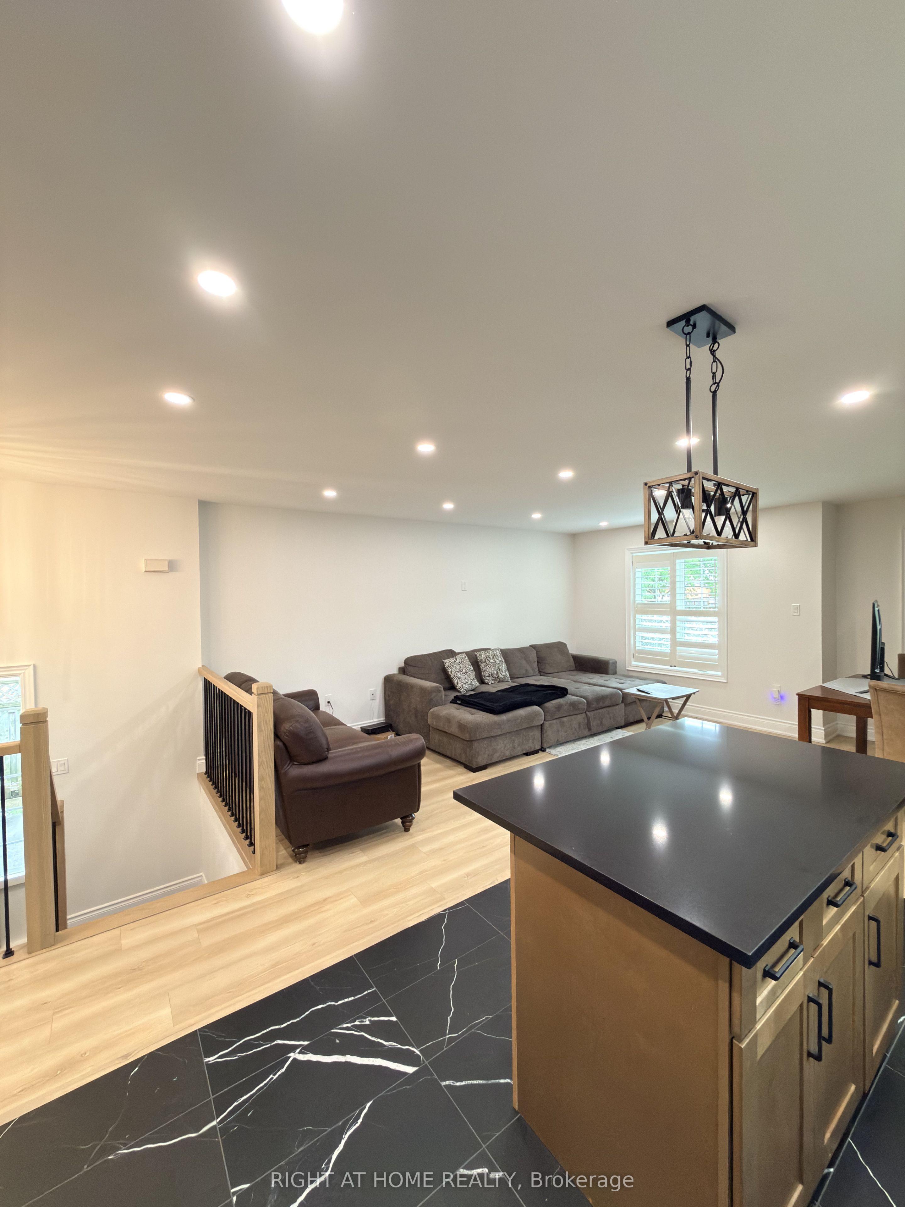 73 Barre Drive Main, Barrie, ON L4N 7P1 photo 4
