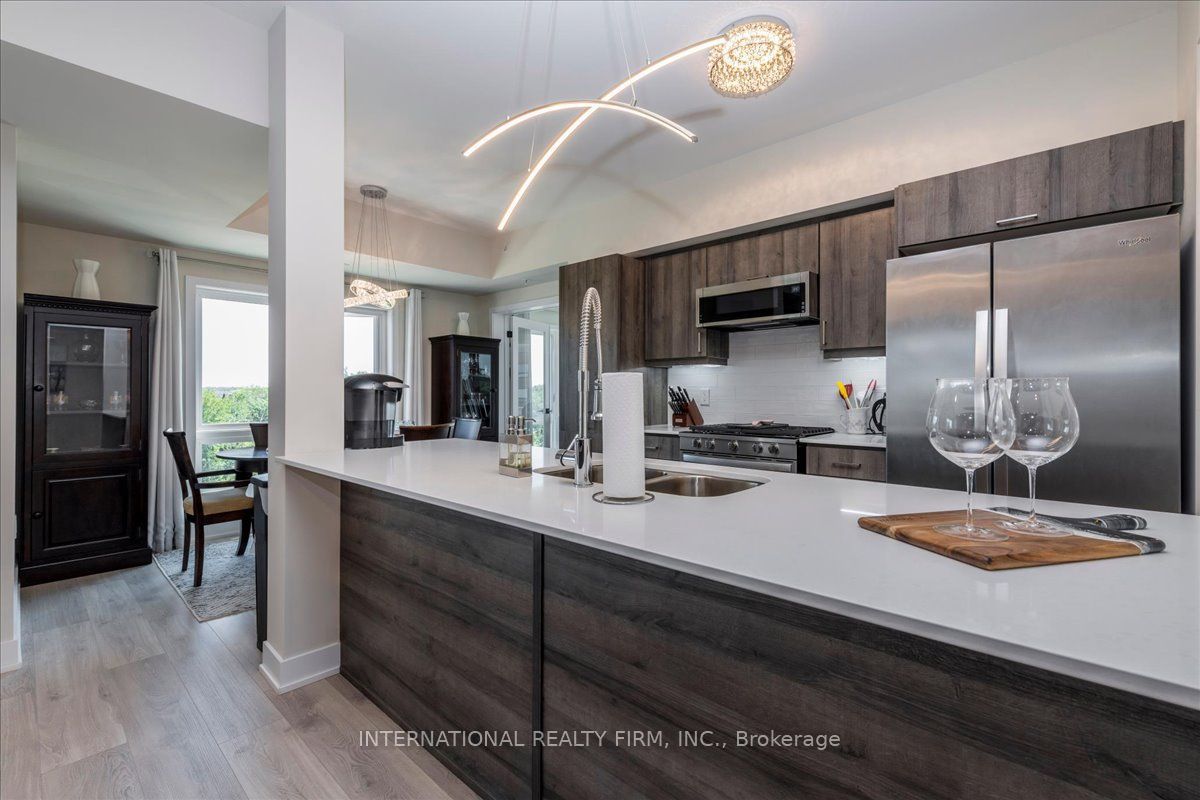 8 Culinary Lane 301, Barrie, ON L9J 0T2