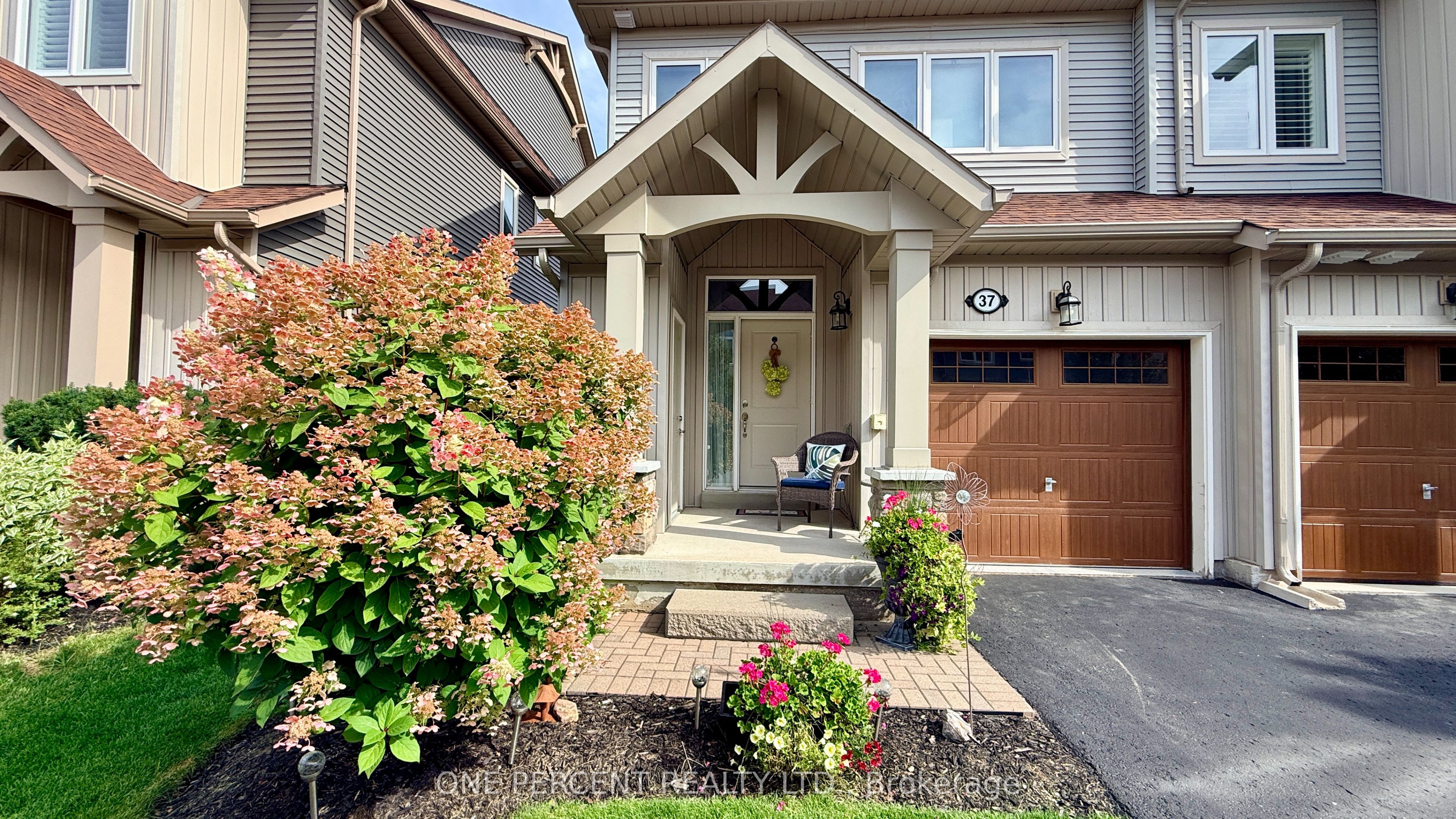 37 Lett Avenue, Collingwood, ON L9Y 0Z5 photo 2