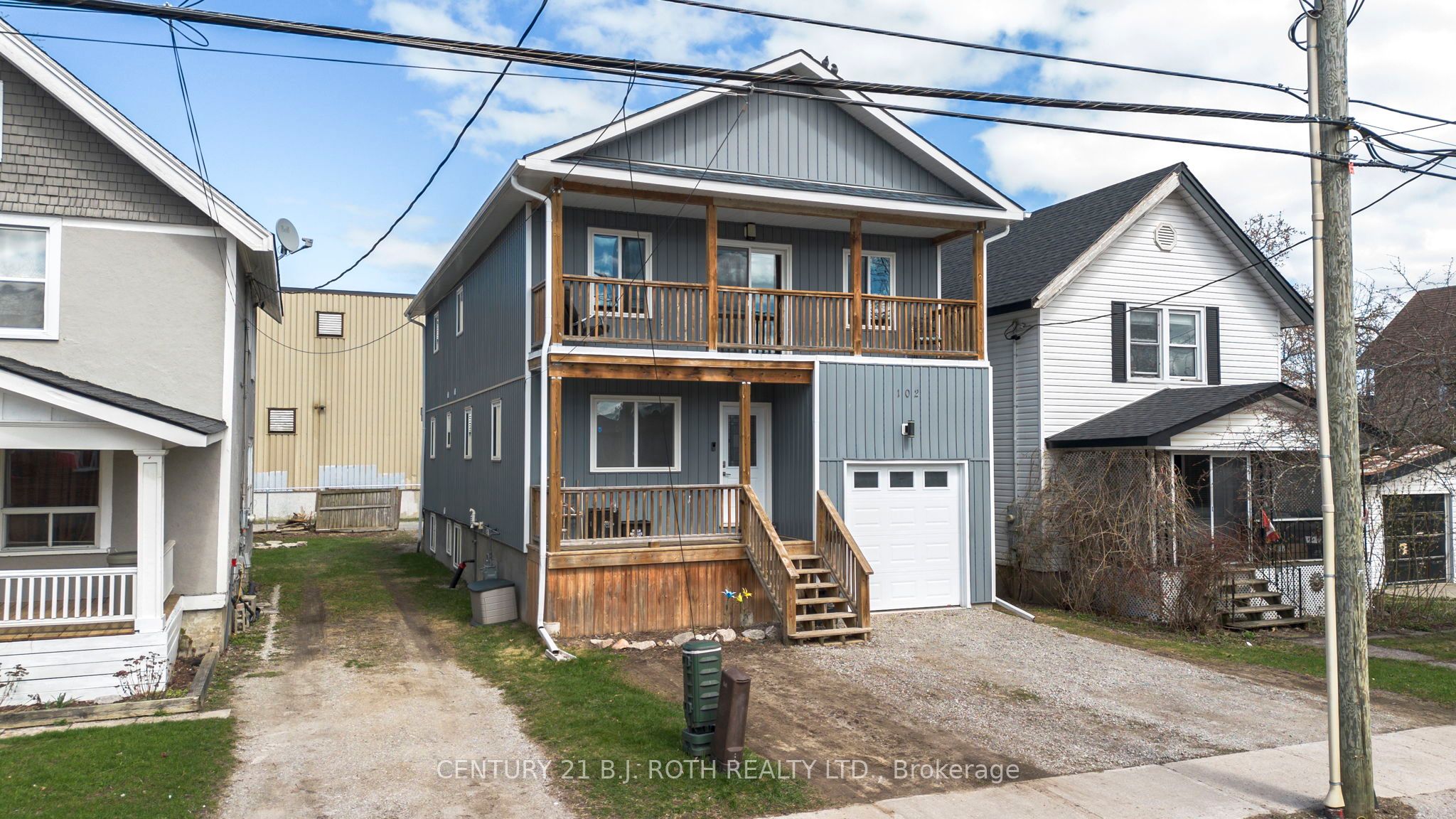 102 Dunlop Street, Orillia, ON L3V 5P4 photo 2