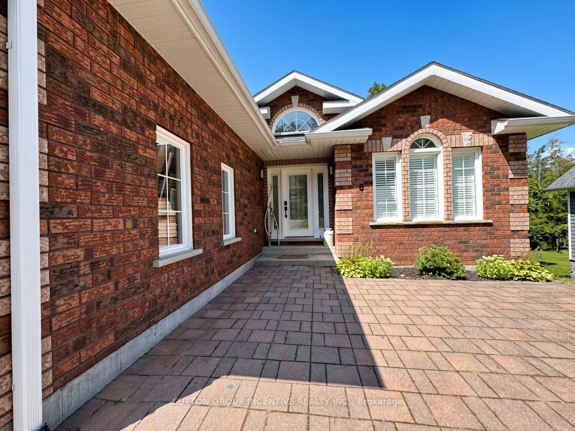 8 Alpine Way, Oro-Medonte, ON L0L 2L0 photo 4