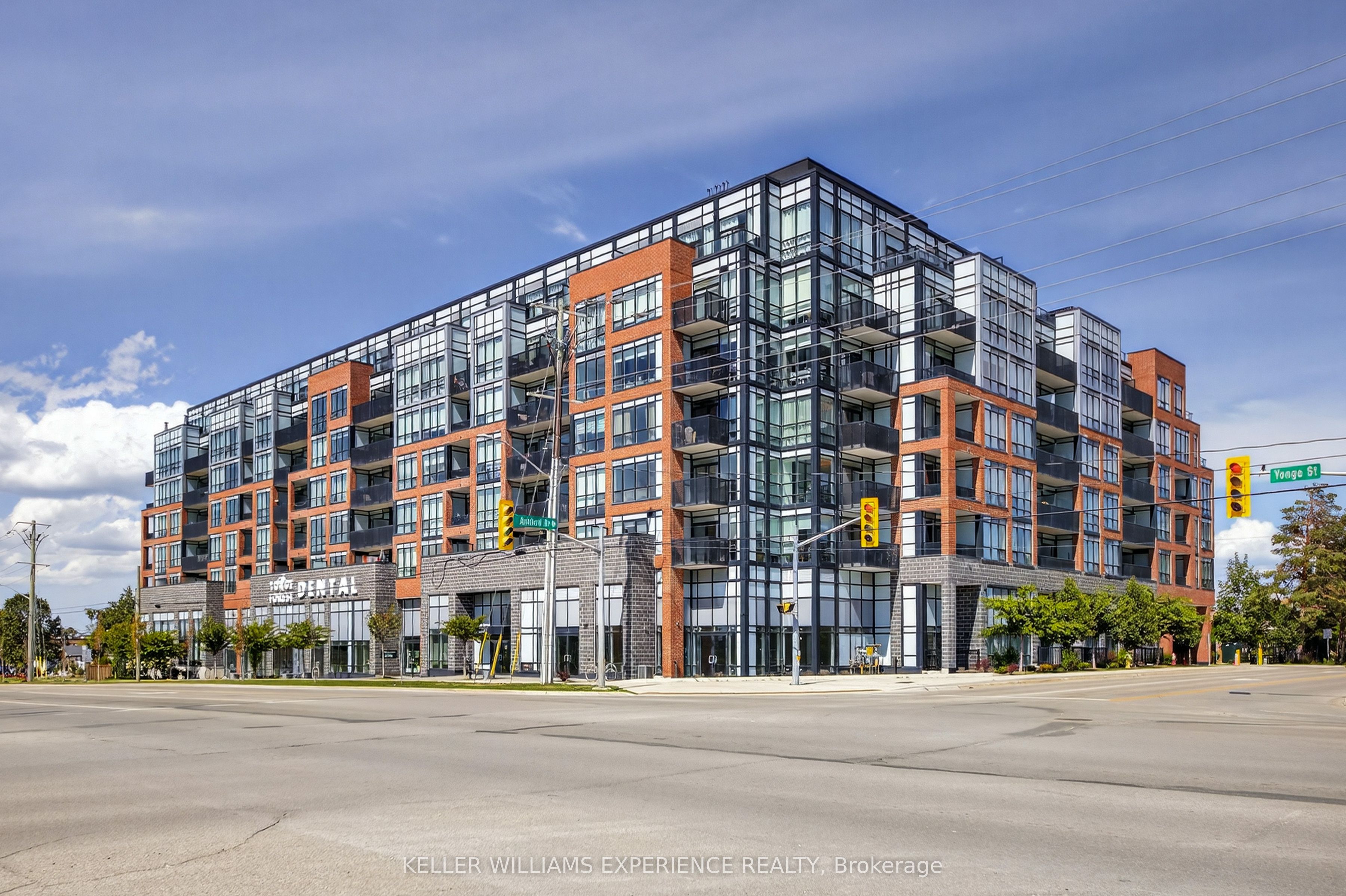 681 Yonge Street 328, Barrie, ON L4N 4E8