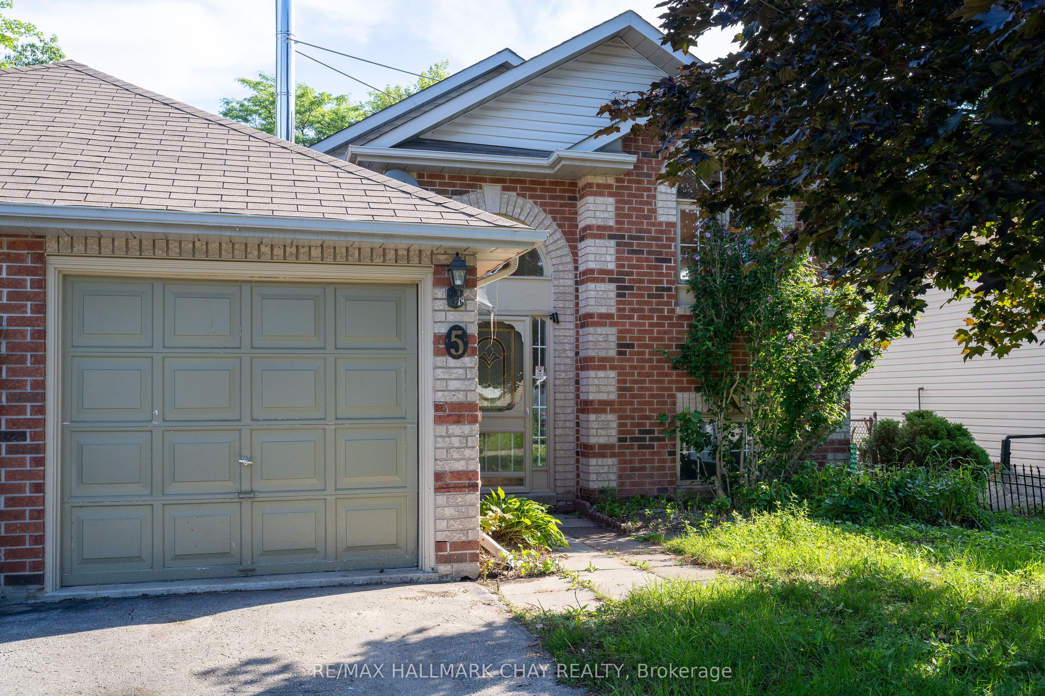 5 Goldsmith Place, Wasaga Beach, ON L9Z 1E4 photo 2