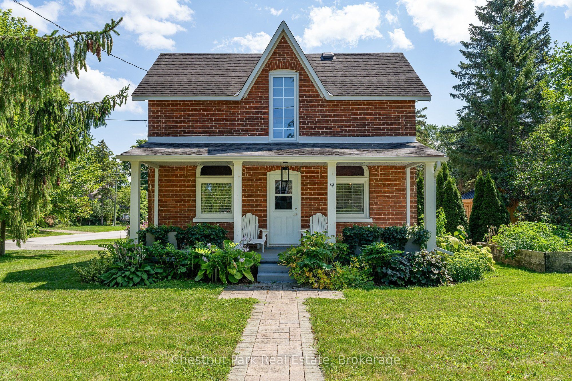 9 Wellington Street E, Clearview, ON L0M 1G0 photo 2