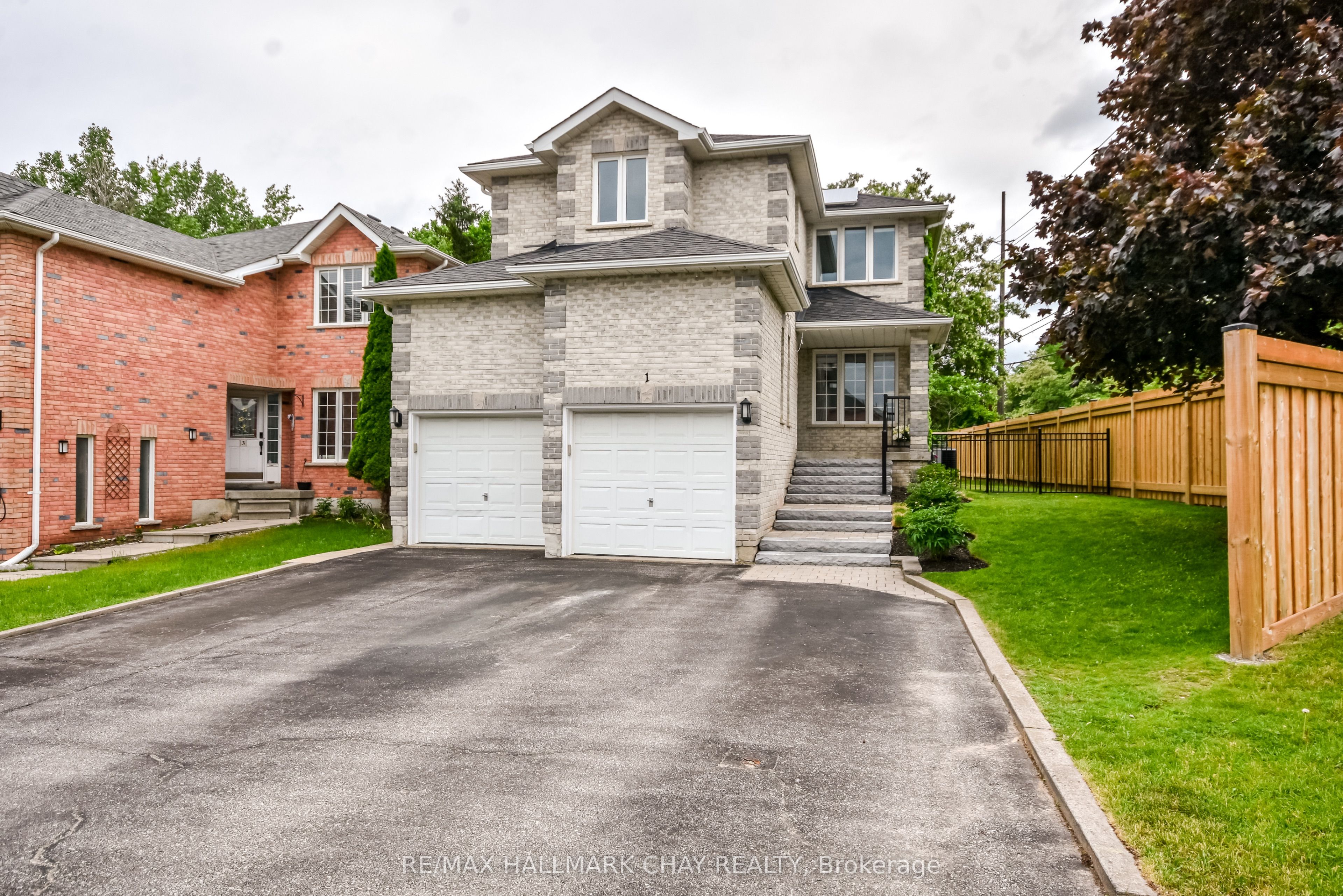 1 Hawkins Drive, Barrie, ON L4N 0A5 photo 3