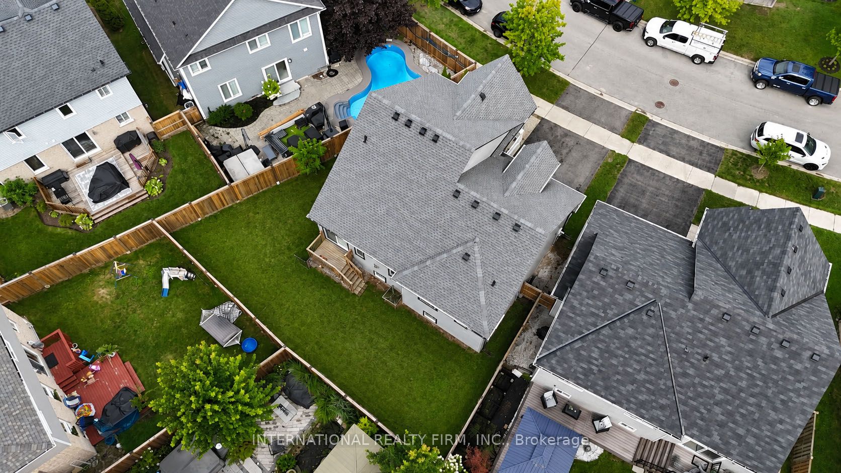3 Maple Crown Terrace, Barrie, ON L4M 7H3 photo 4