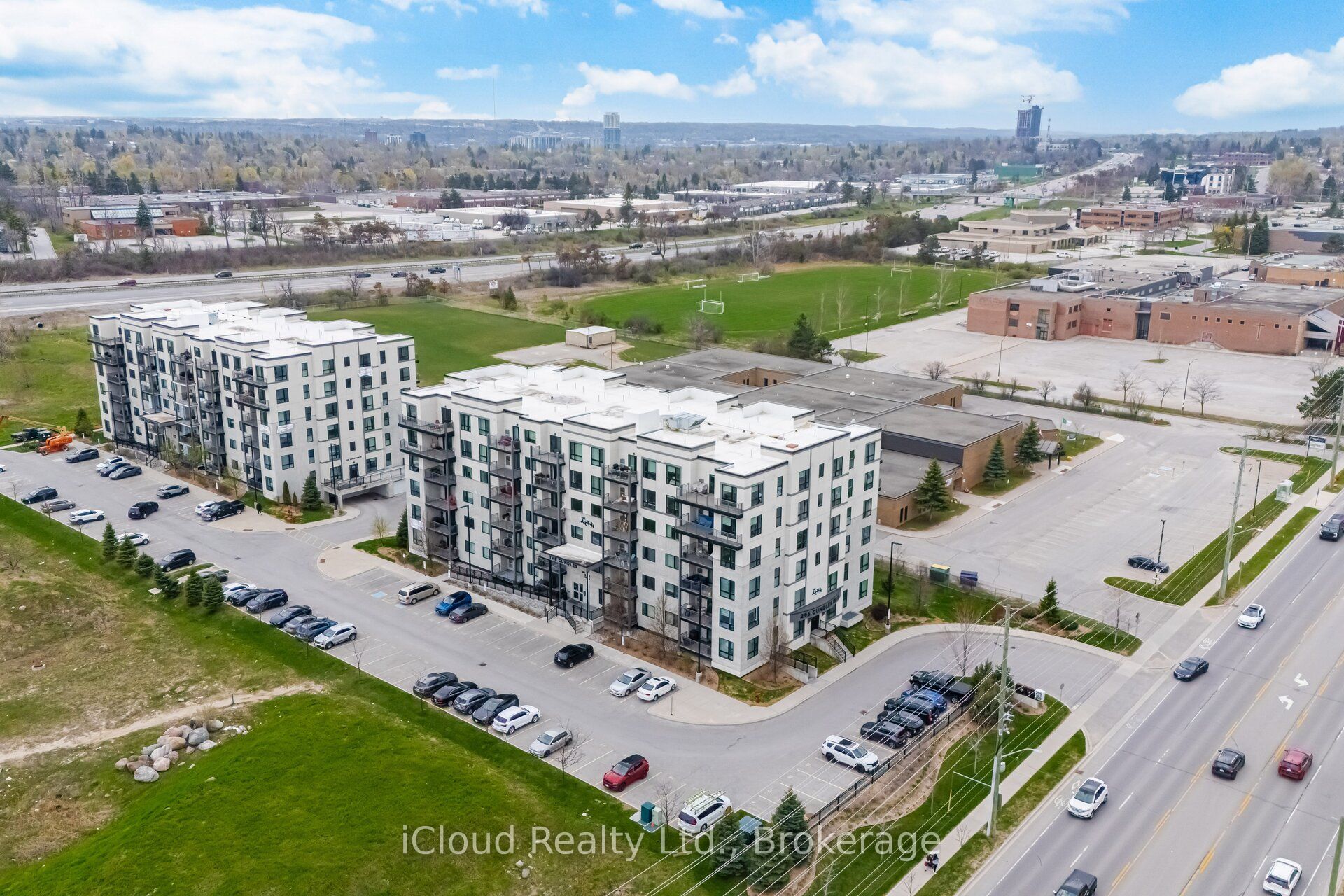 295 Cundles Road E 208, Barrie, ON L4M 0K8 photo 5