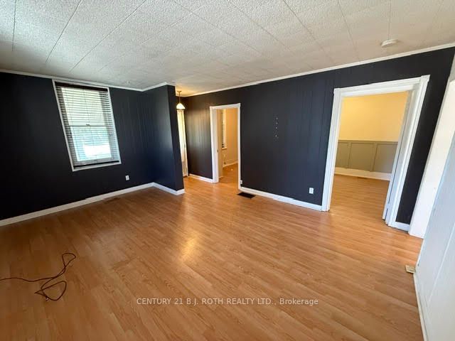 26 Caroline Street, Barrie, ON L4N 2S3 photo 3