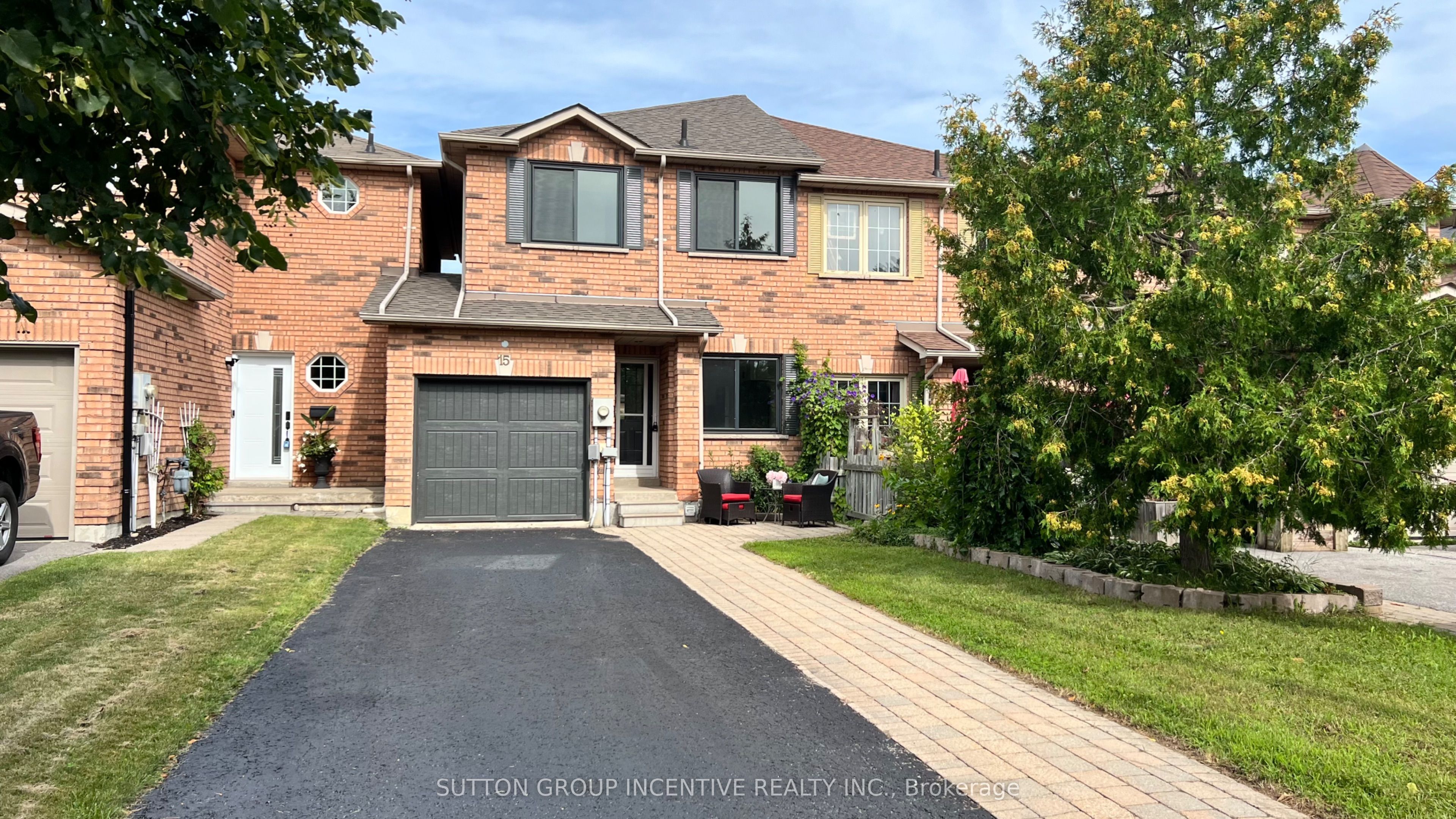 15 Bruce Crescent, Barrie, ON L4N 8T8