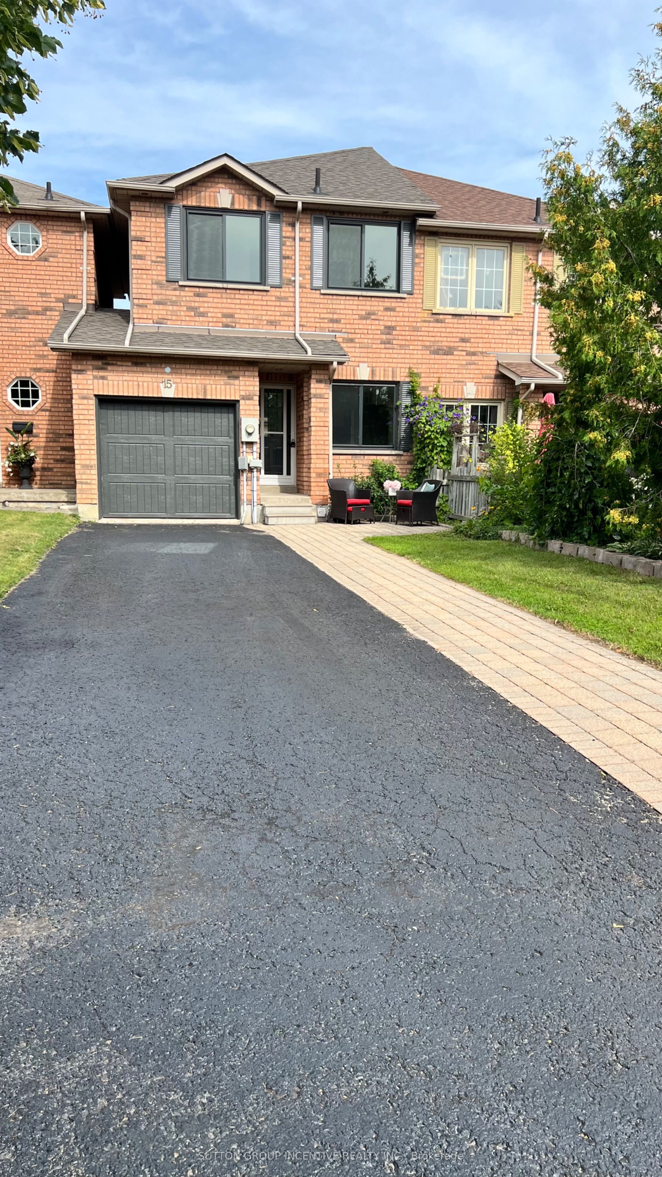 15 Bruce Crescent, Barrie, ON L4N 8T8 photo 2