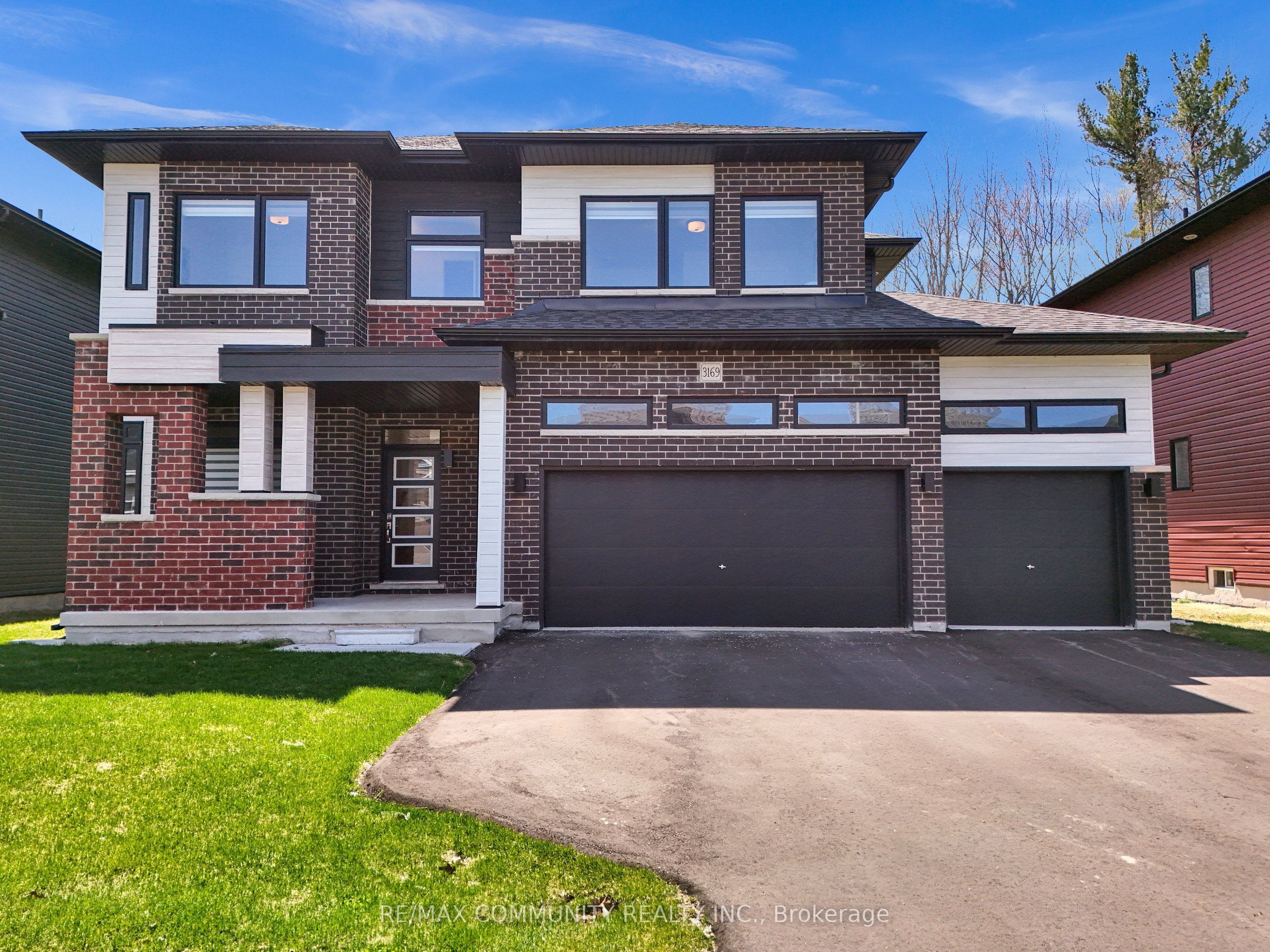 3169 Searidge Street, Severn, ON L3V 0Y4 photo 3