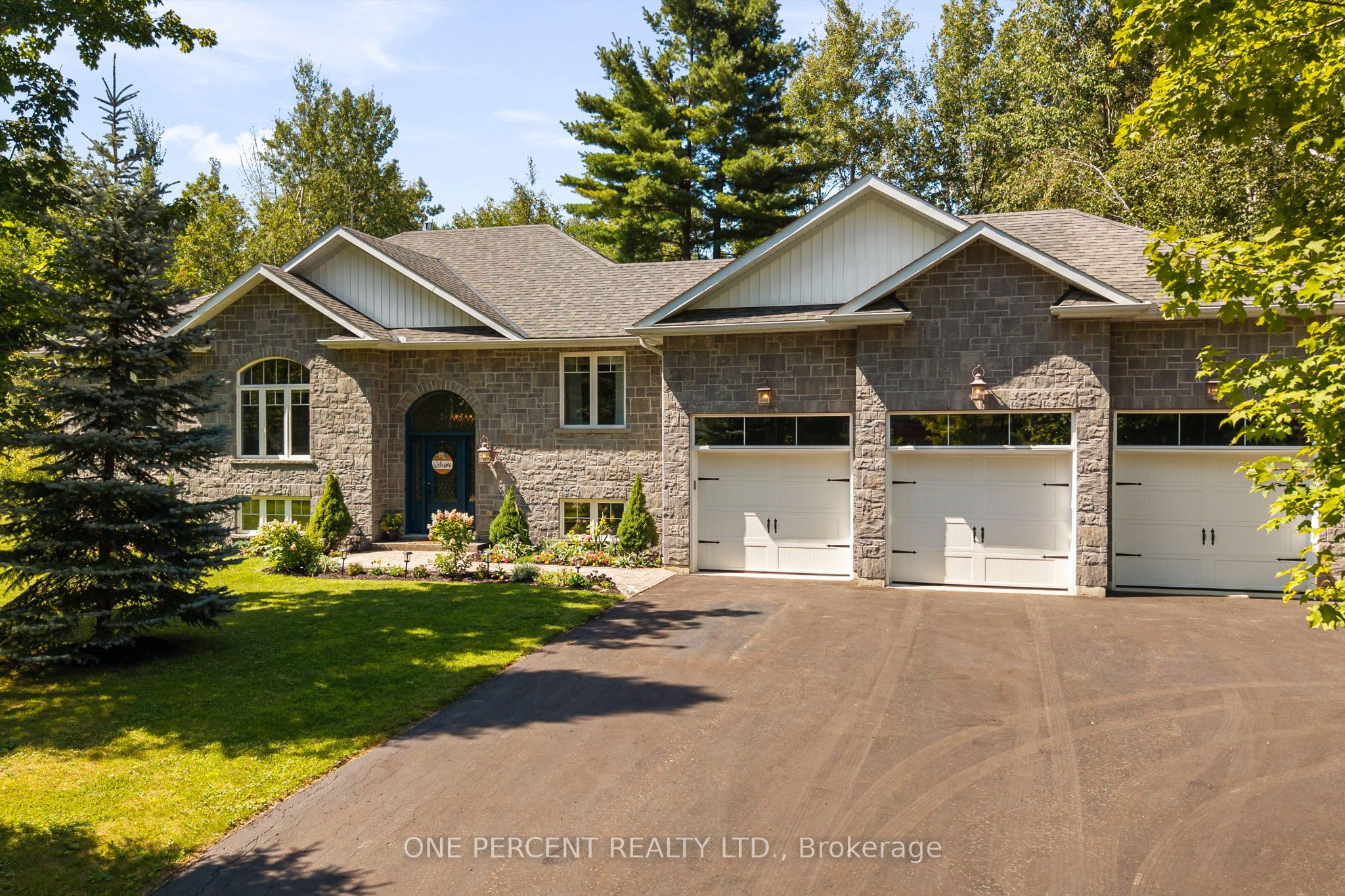 1370 Rimkey Crescent, Severn, ON L3V 0E9