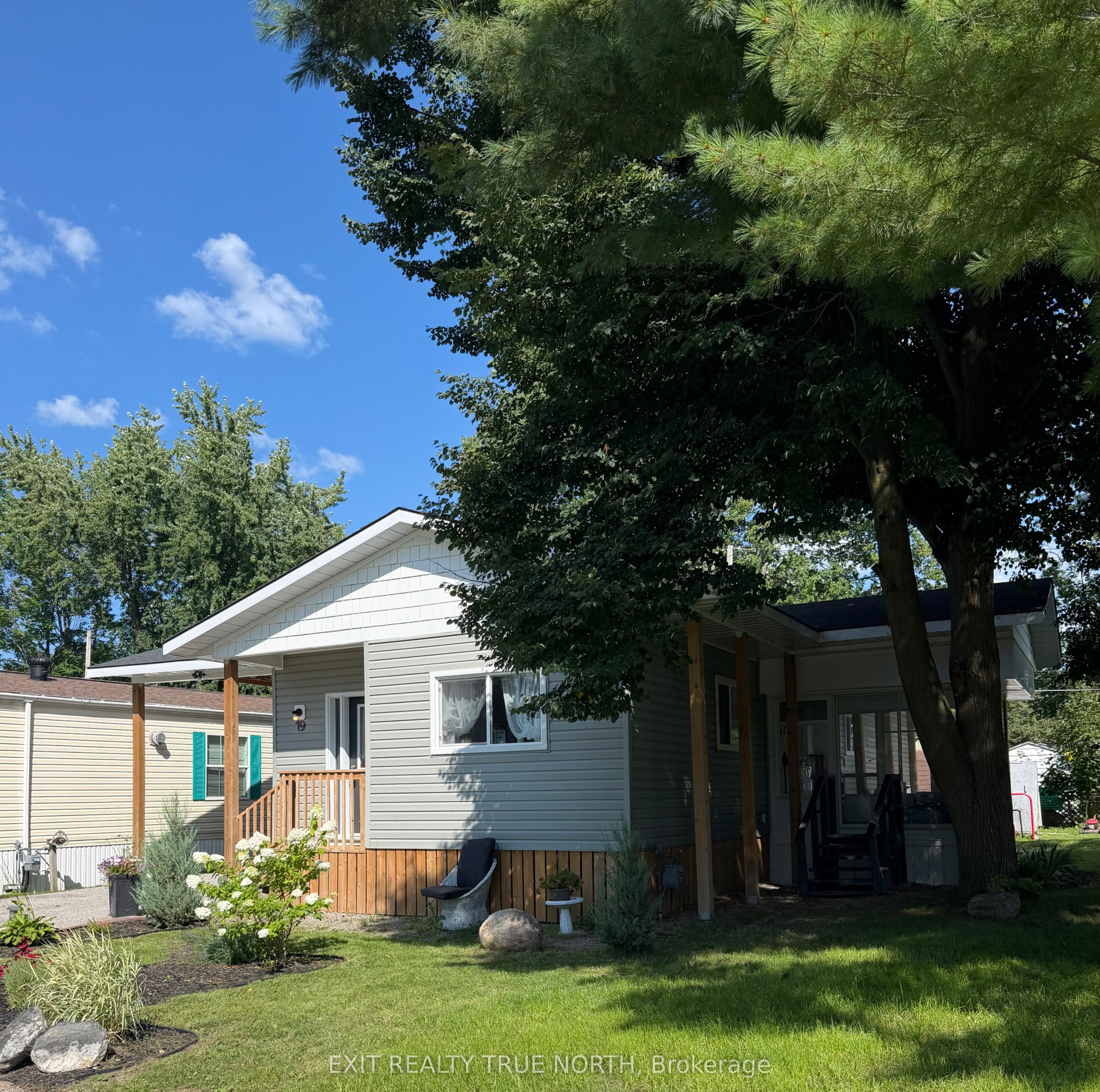19 Vics Road, Midland, ON L4R 0B9 photo 2