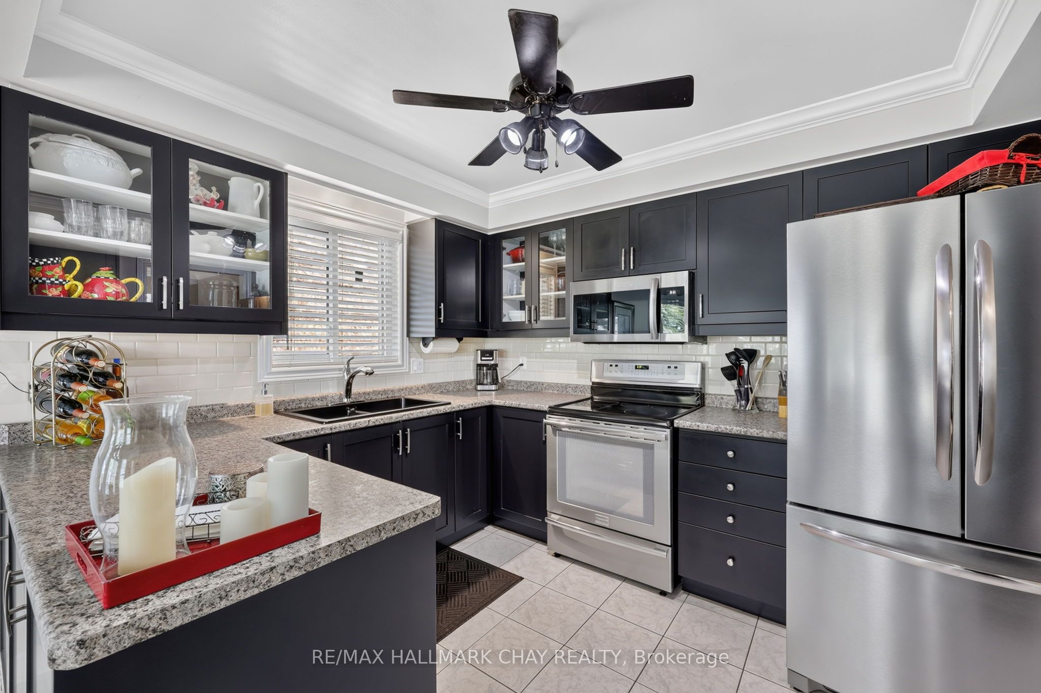 358 Livingstone Street W, Barrie, ON L4N 7K7 photo 3