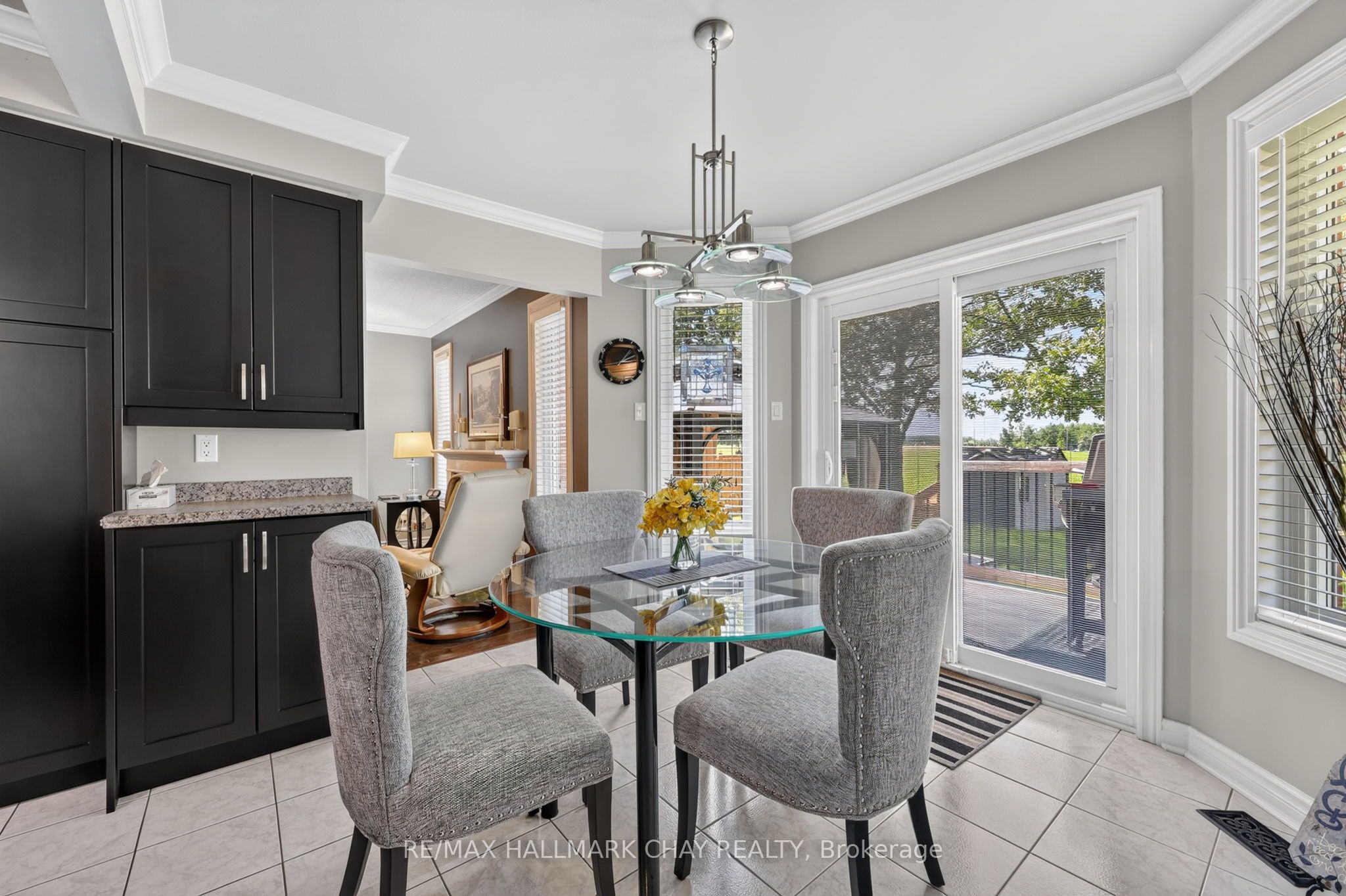 358 Livingstone Street W, Barrie, ON L4N 7K7 photo 4